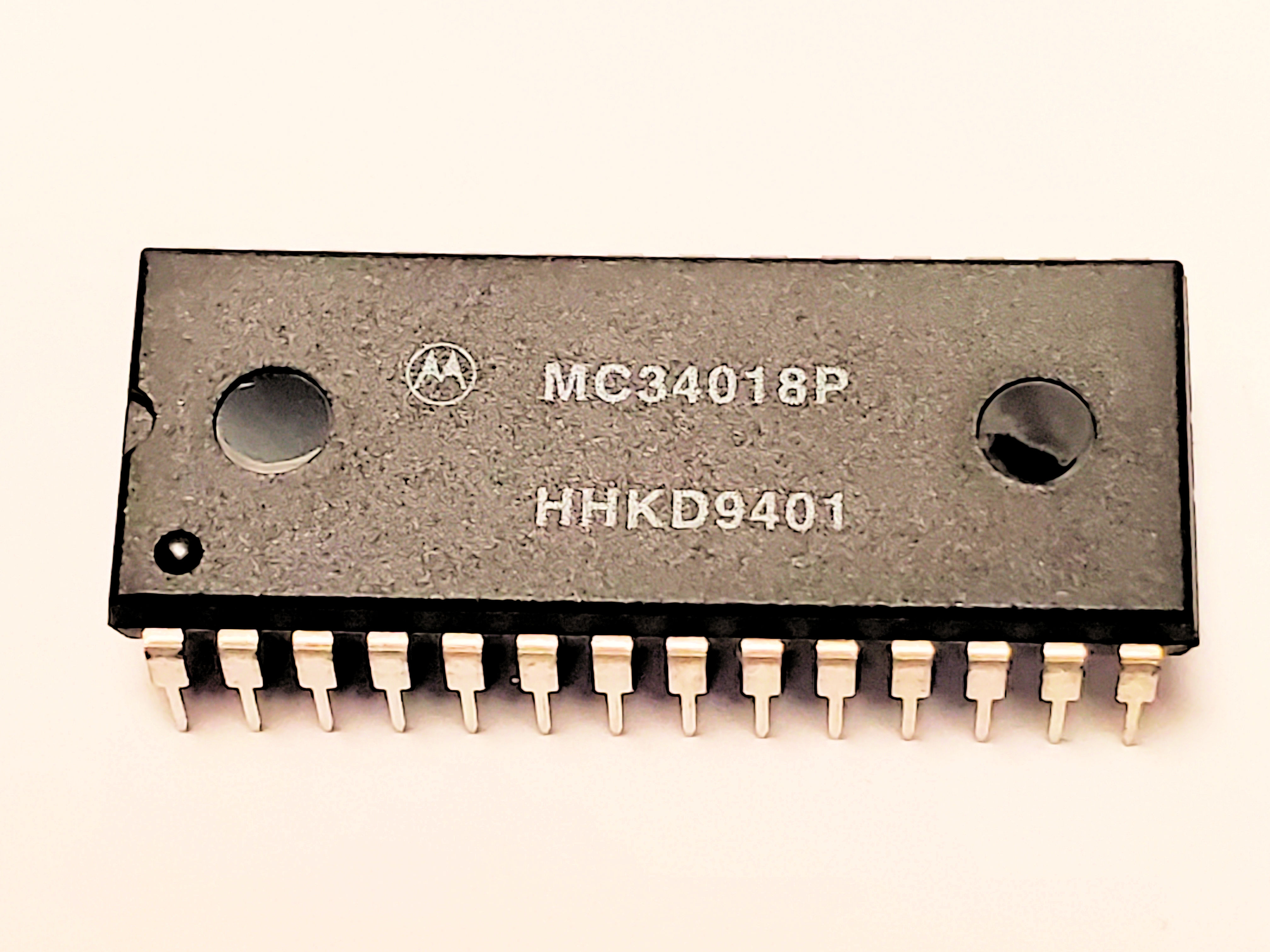 MC34018P      28P DIP