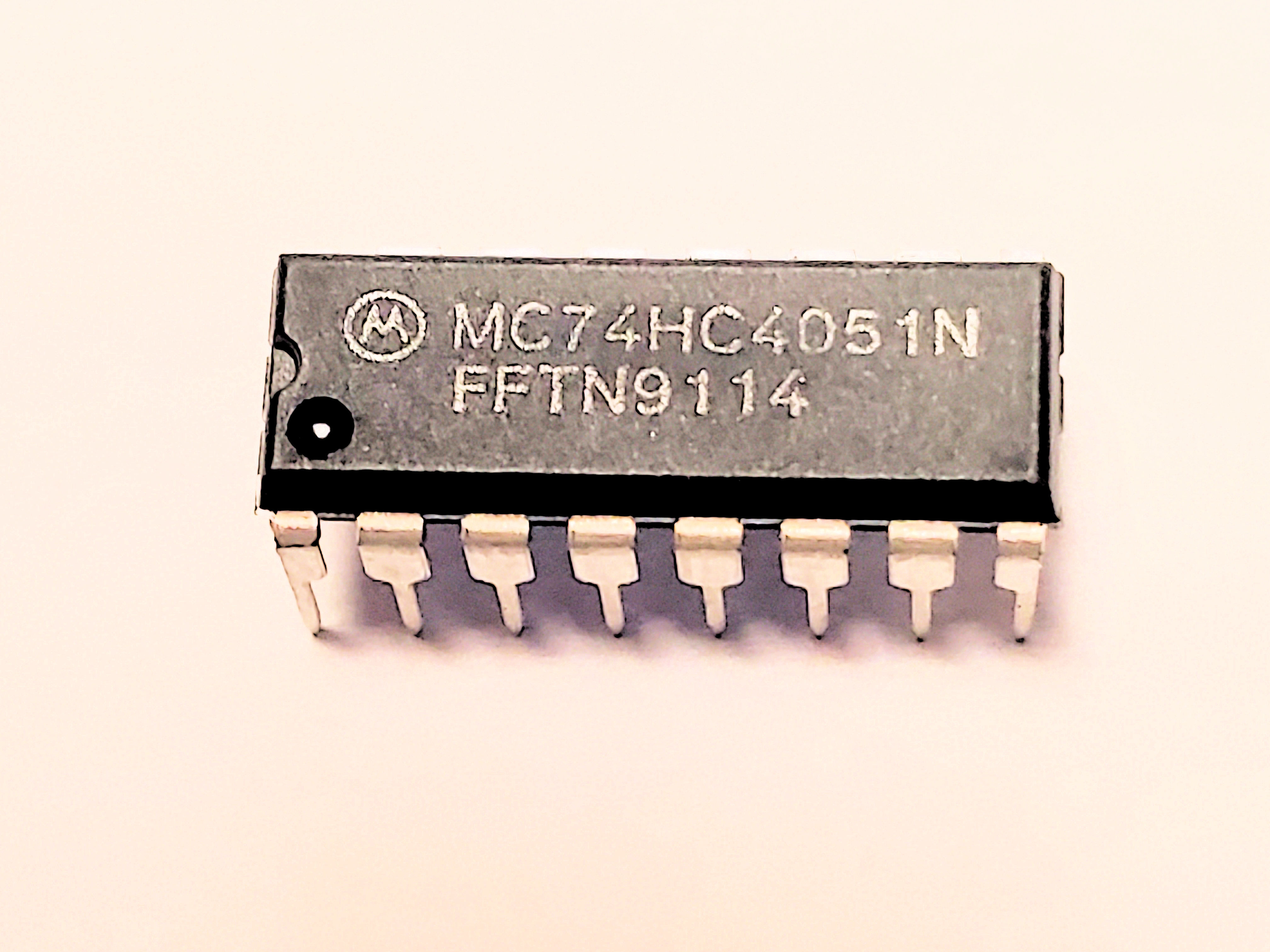 MC74HC4051N 74HC4051   16P DIP