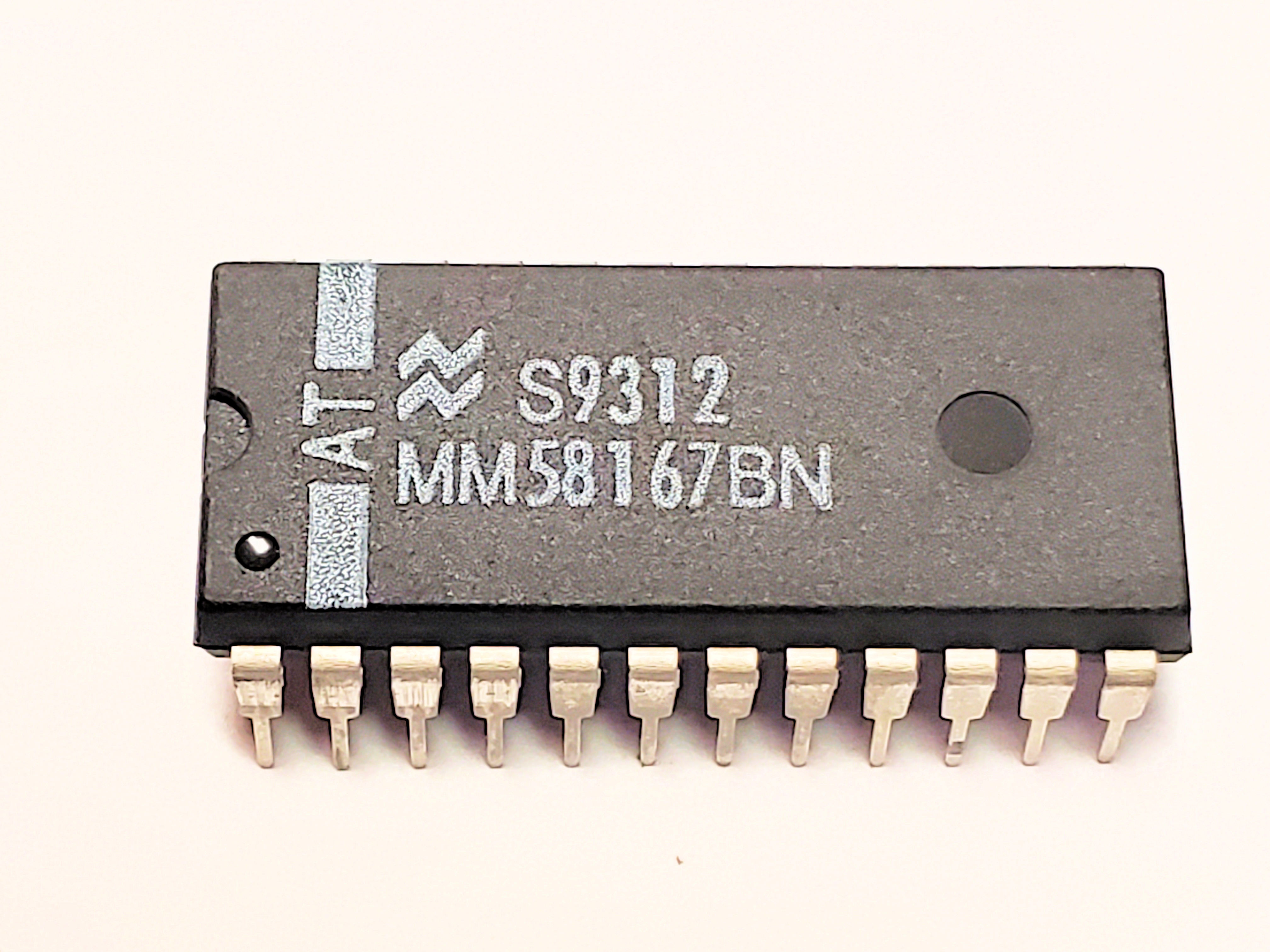 MM58167BN     24P DIP