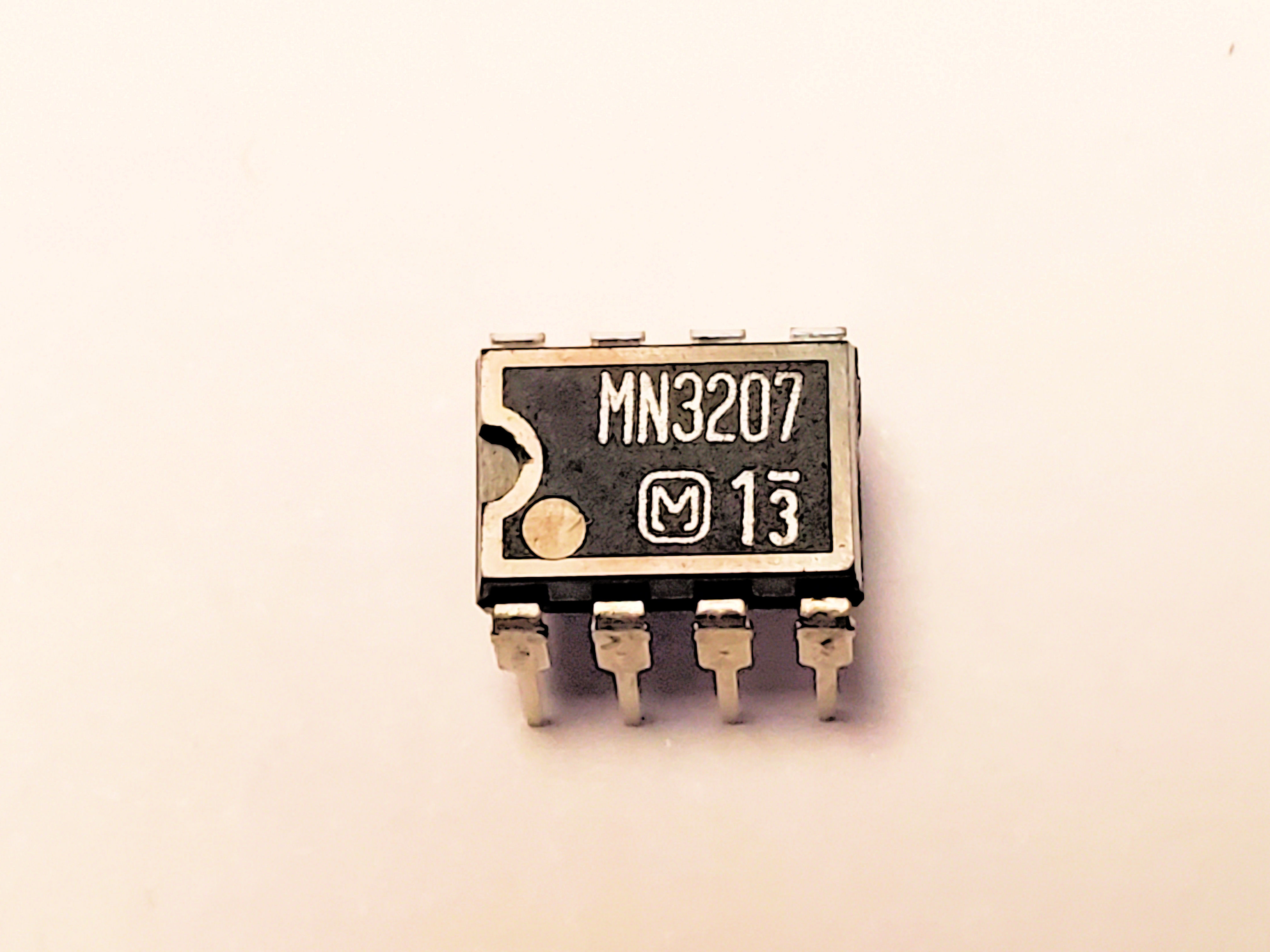 MN3207            8P DIP