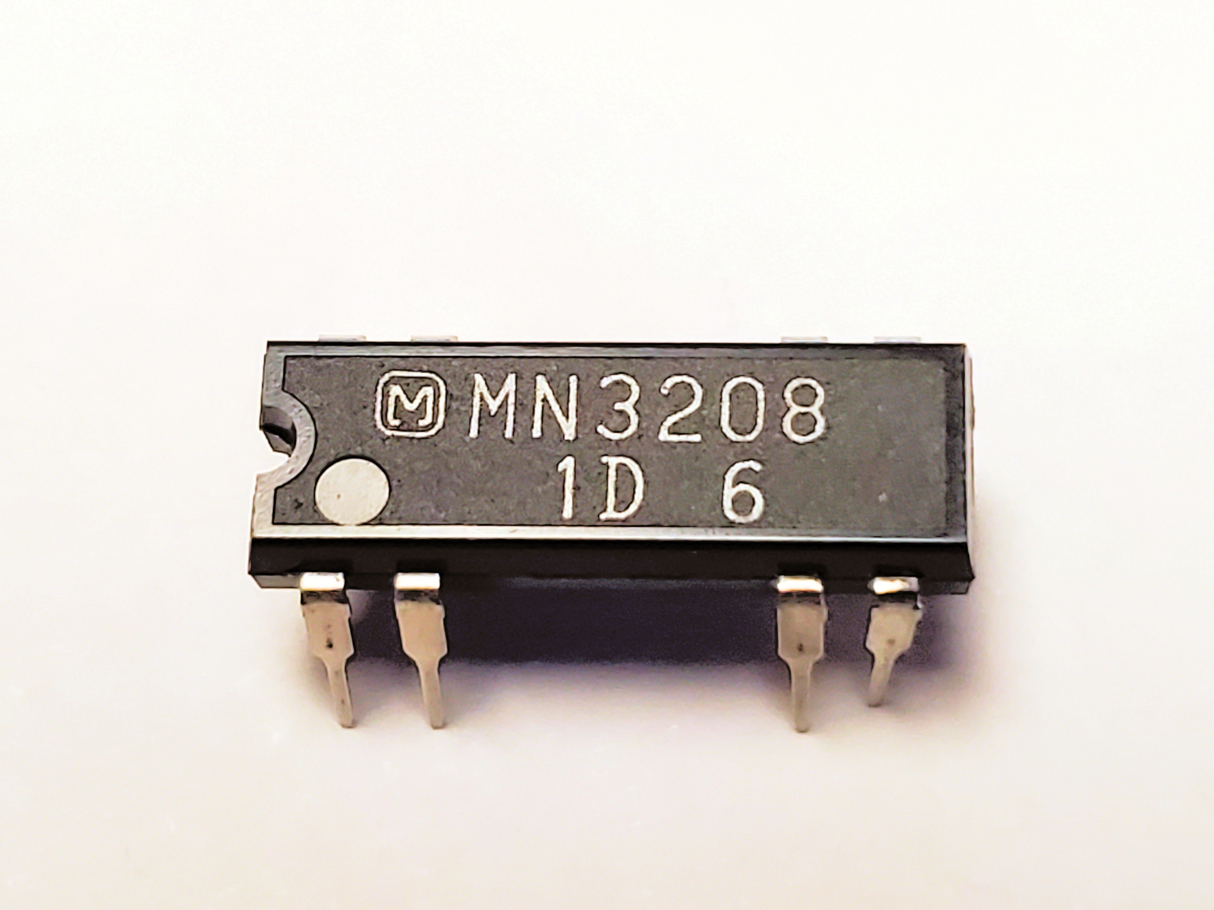 MN3208            8P DIP