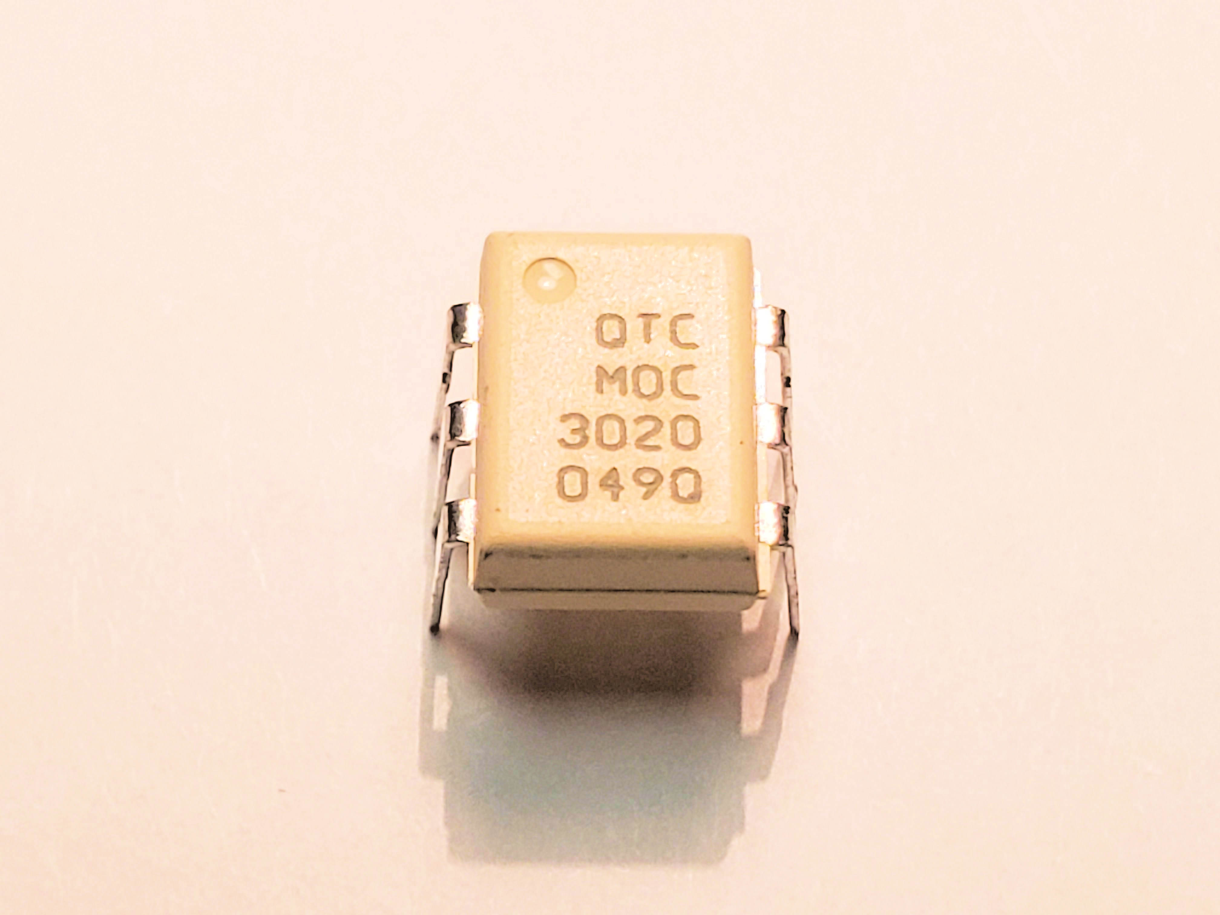 MOC3020    OPTO ISO  6P DIP