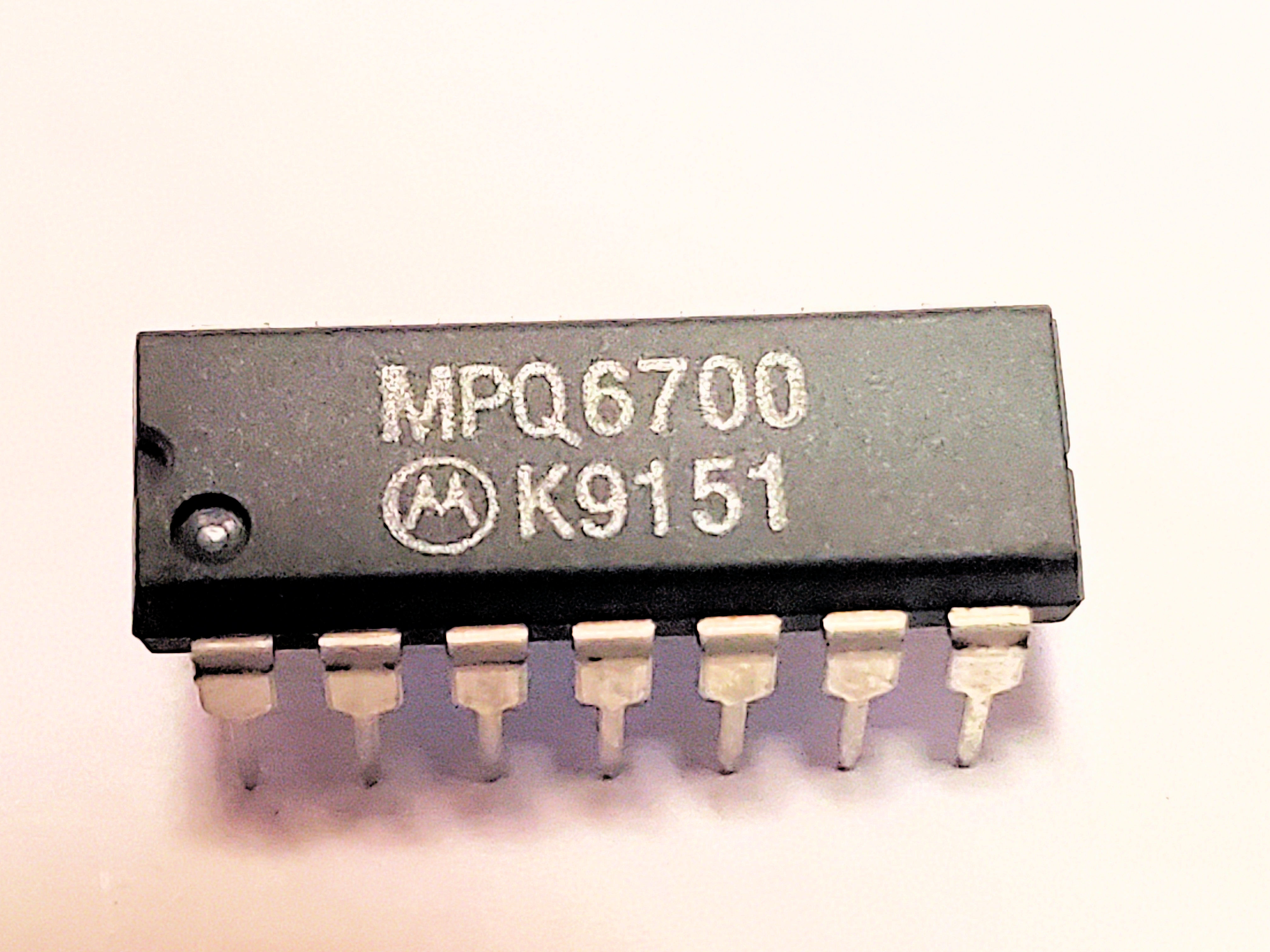 MPQ6700    14P DIP