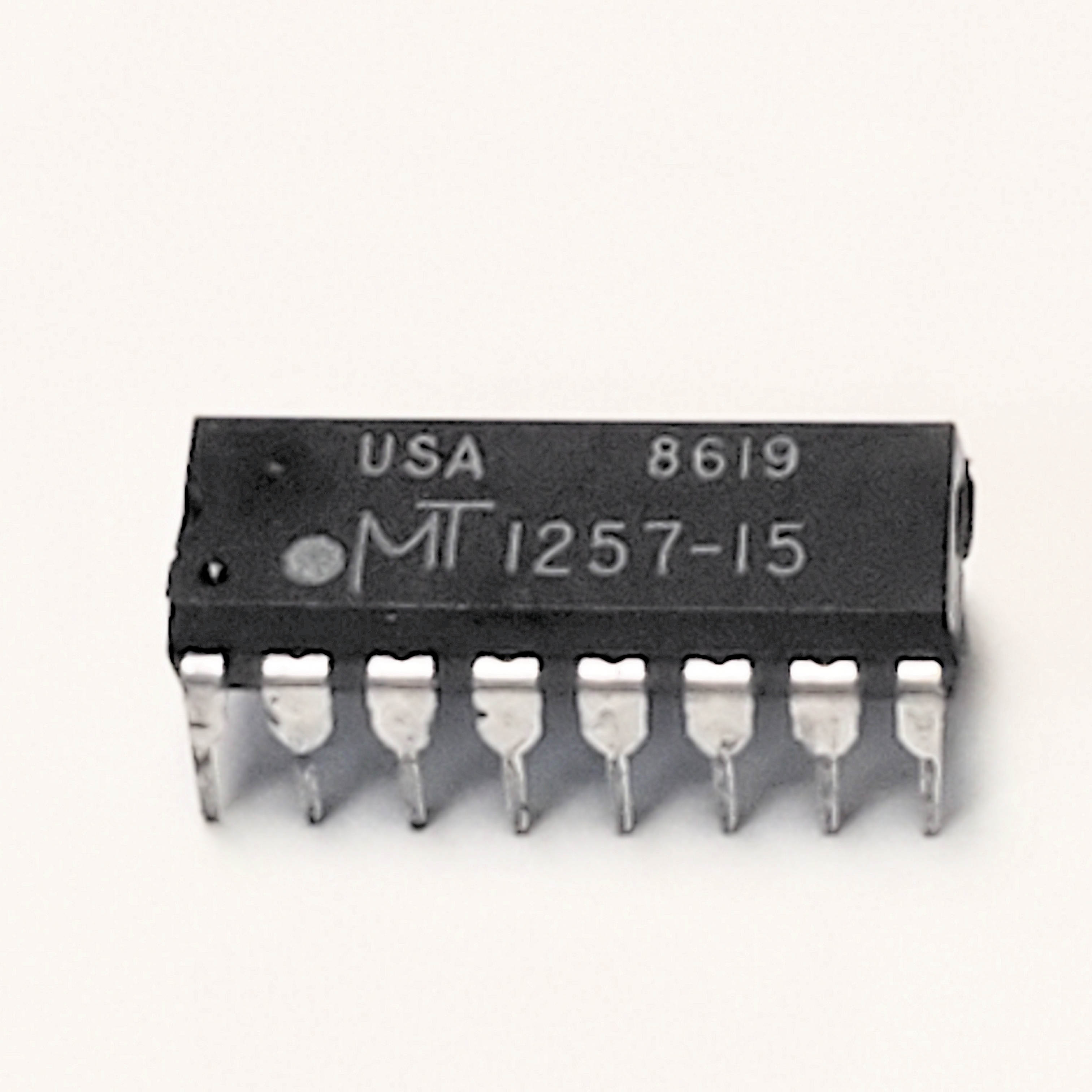 MT1257-15 256k DRAM 16P DIP 1 pc