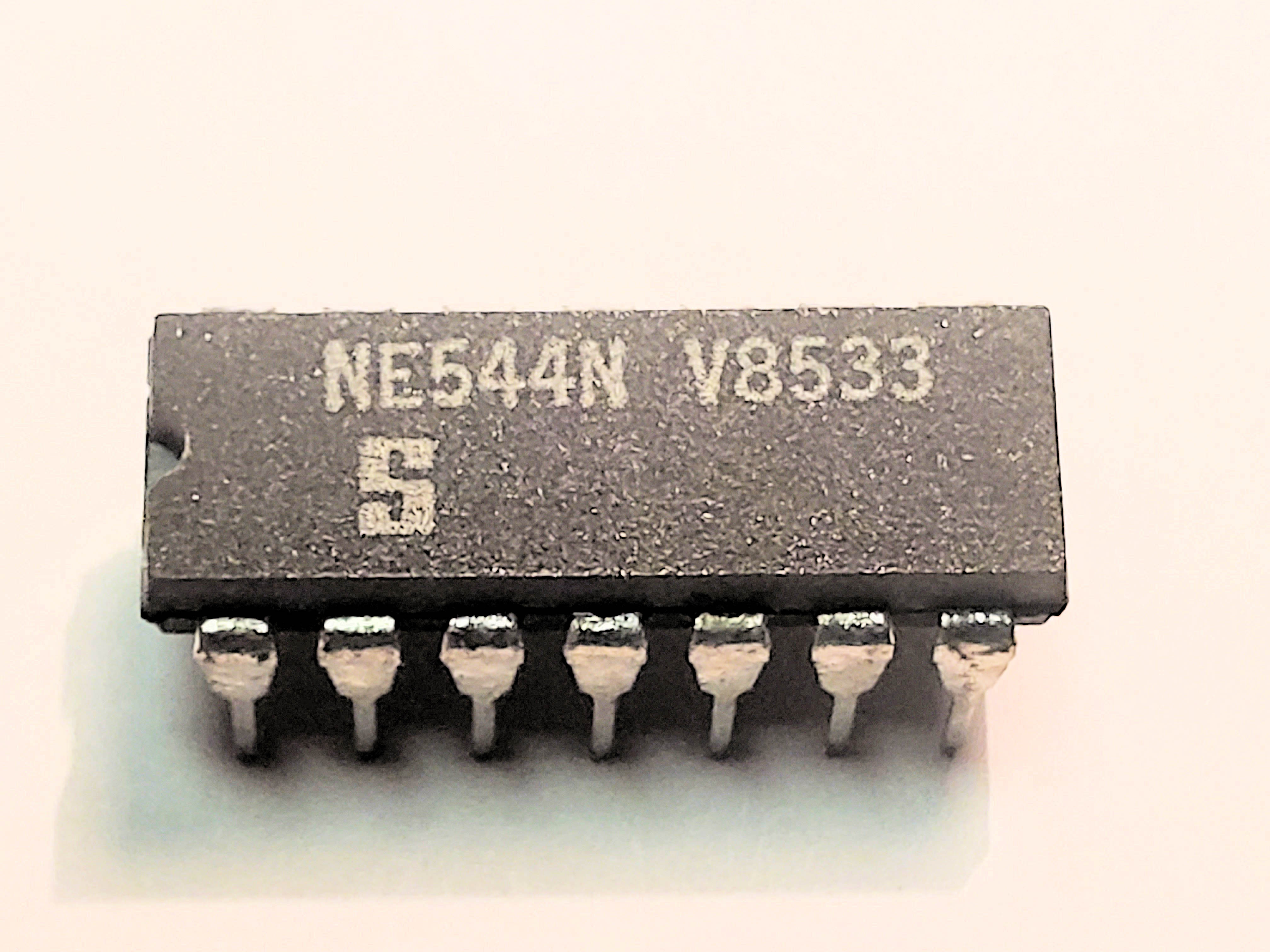 NE544N     14P DIP