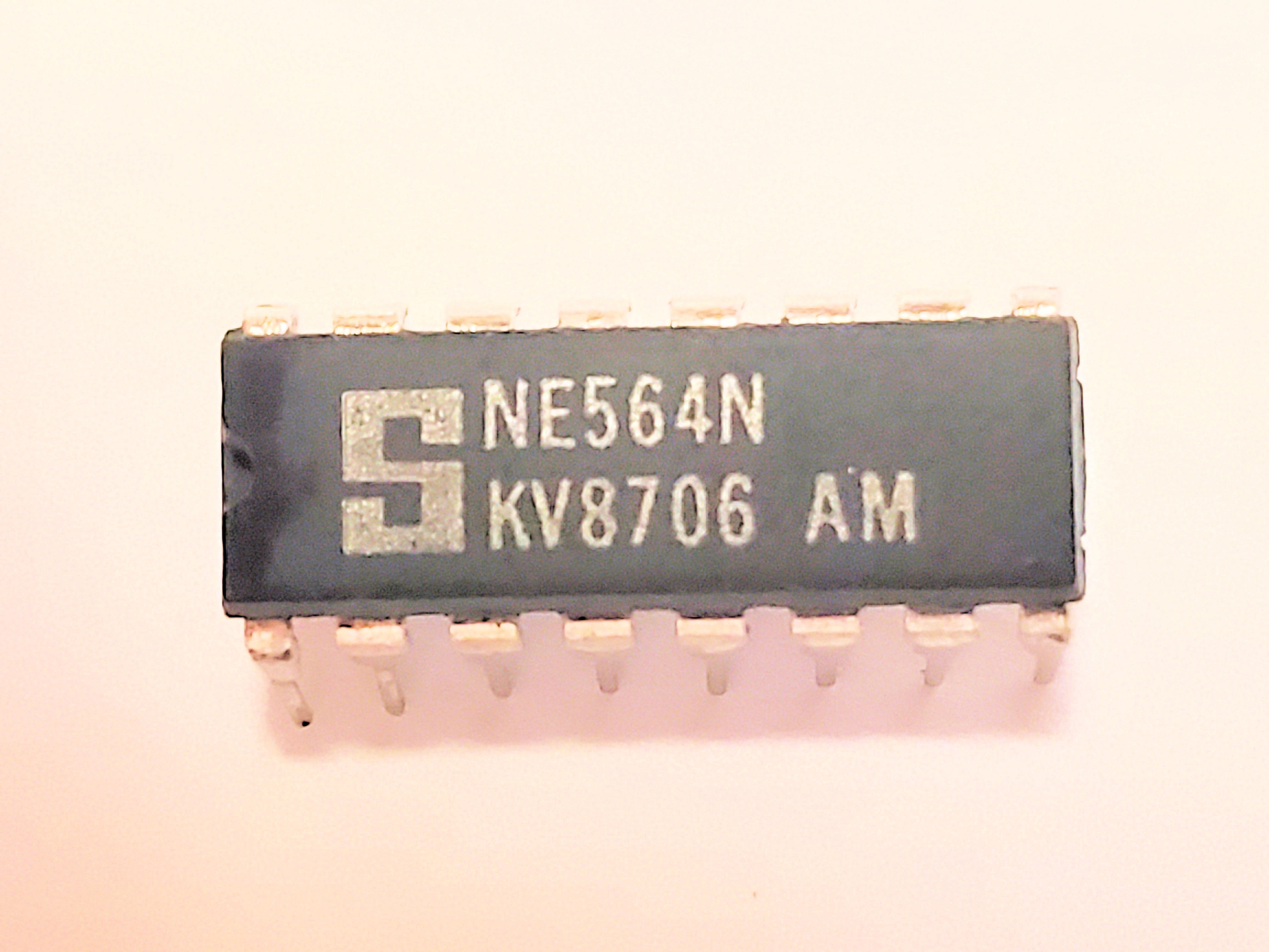 NE564      16P DIP