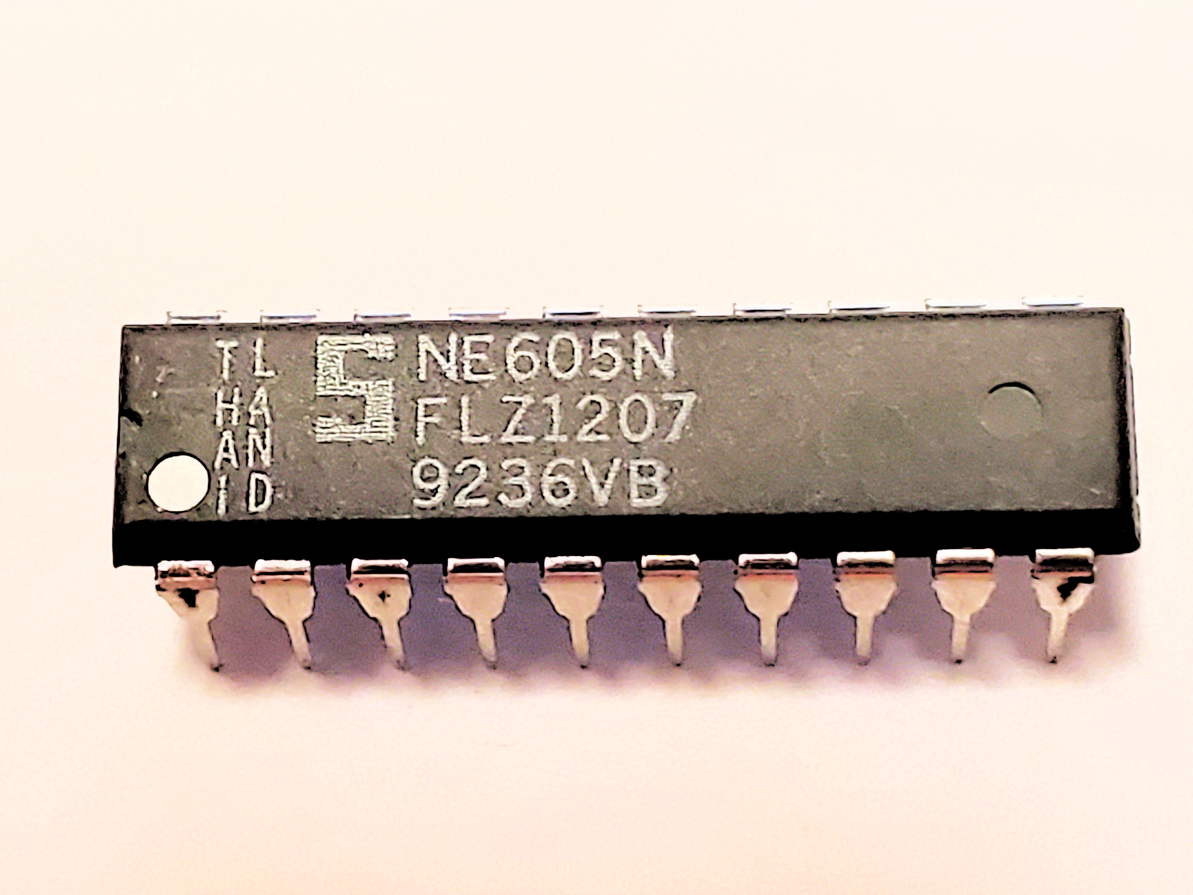 NE605N     20P DIP