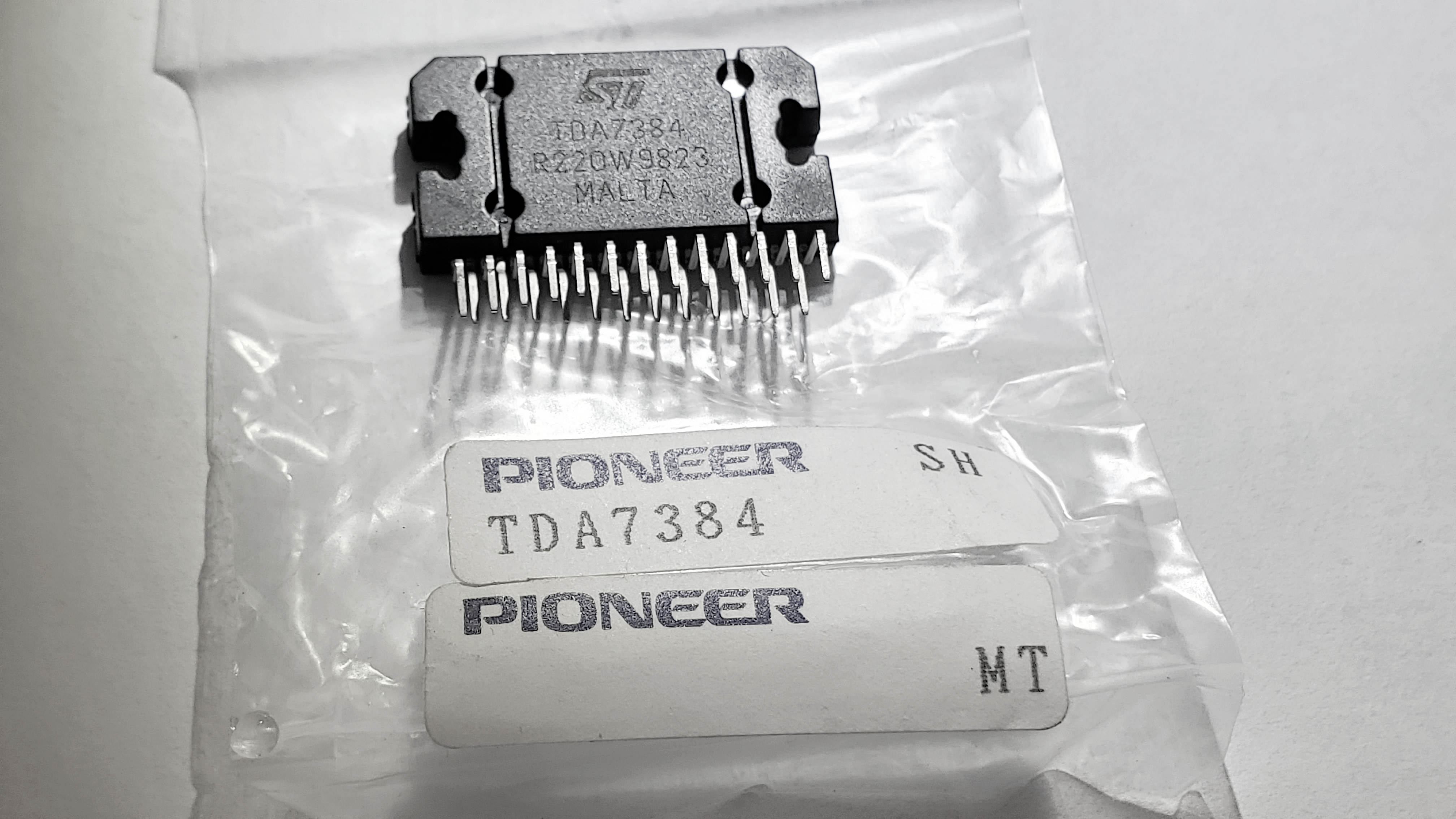 PAL003A ALT TDA7384   25P ZIP