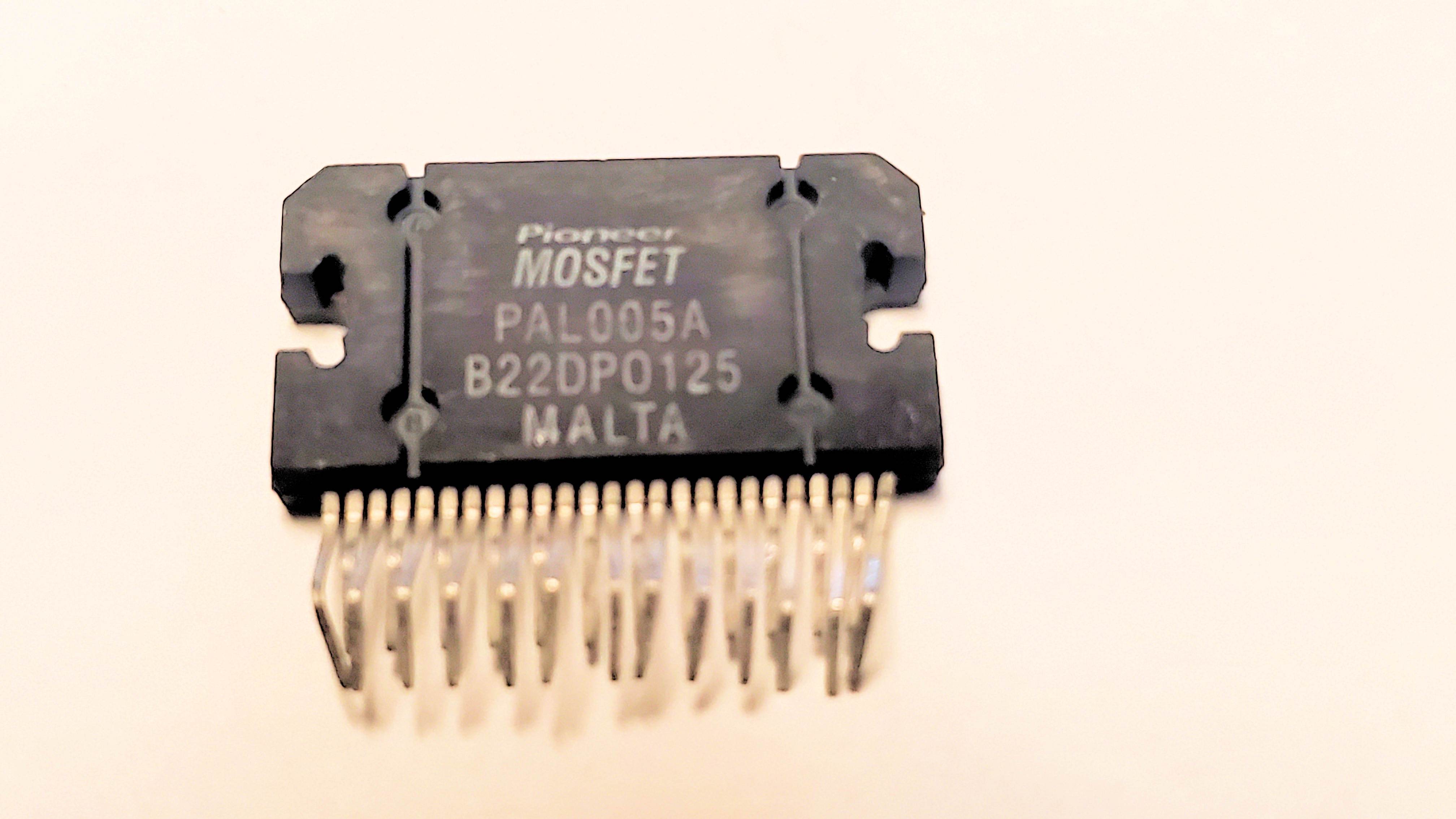 PAL005A         25P ZIP   1 pc