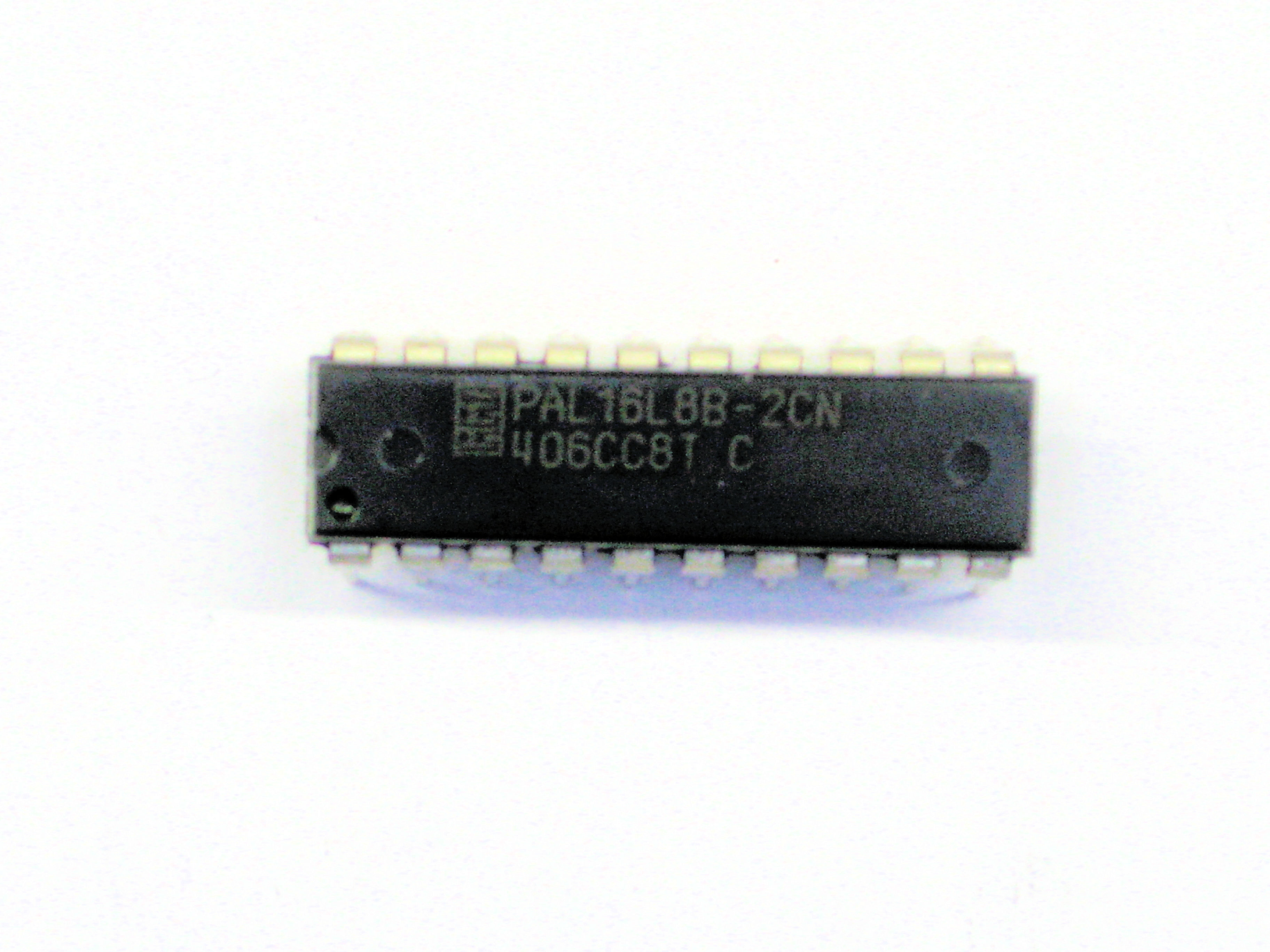 PIC16C54-XT/P STAMP N/R18P DIP