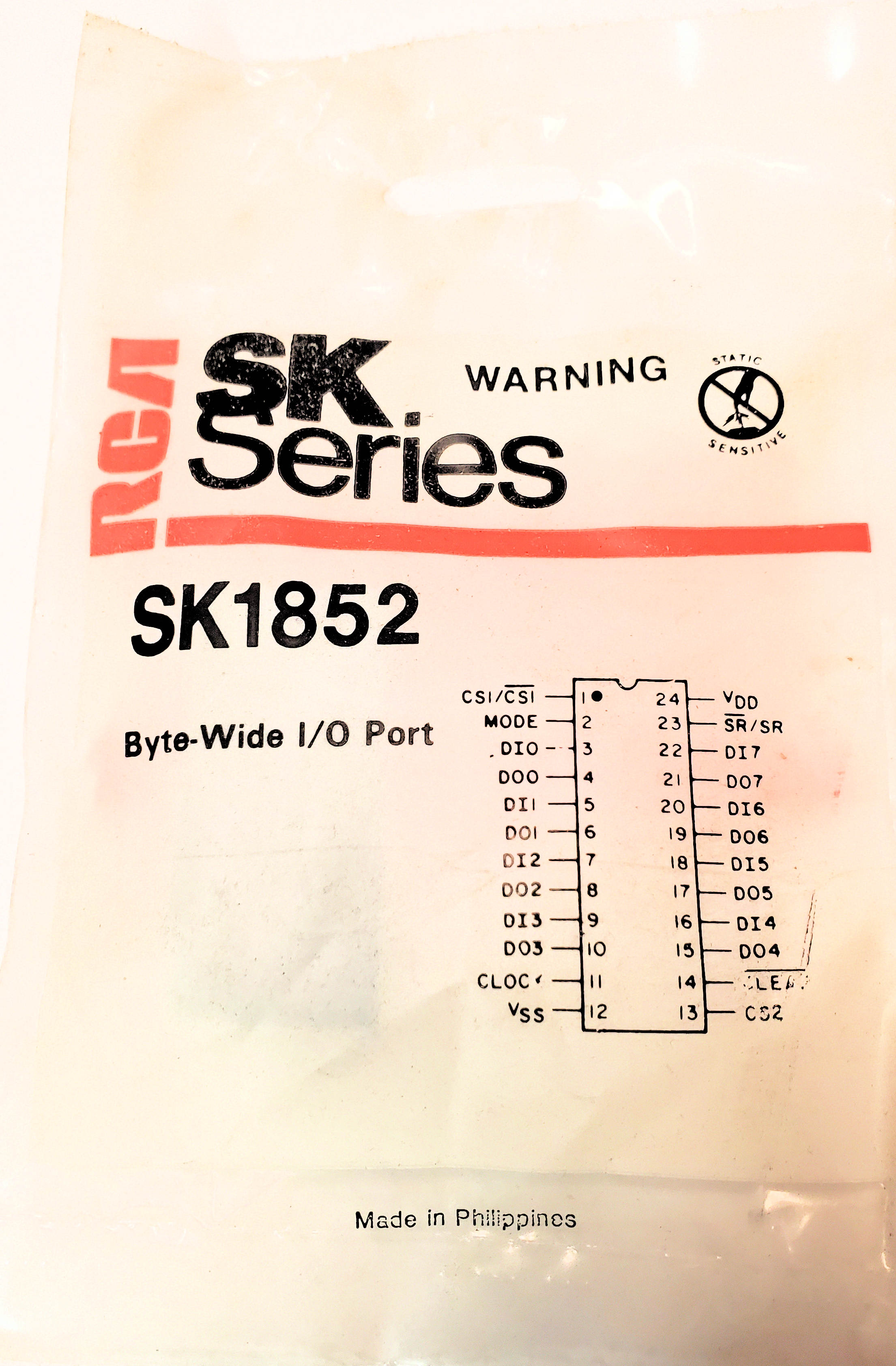 SK1852  "Original" RCA 24P DIP Byte wide I/O Port  AKA CDP1852  IC  1 pc