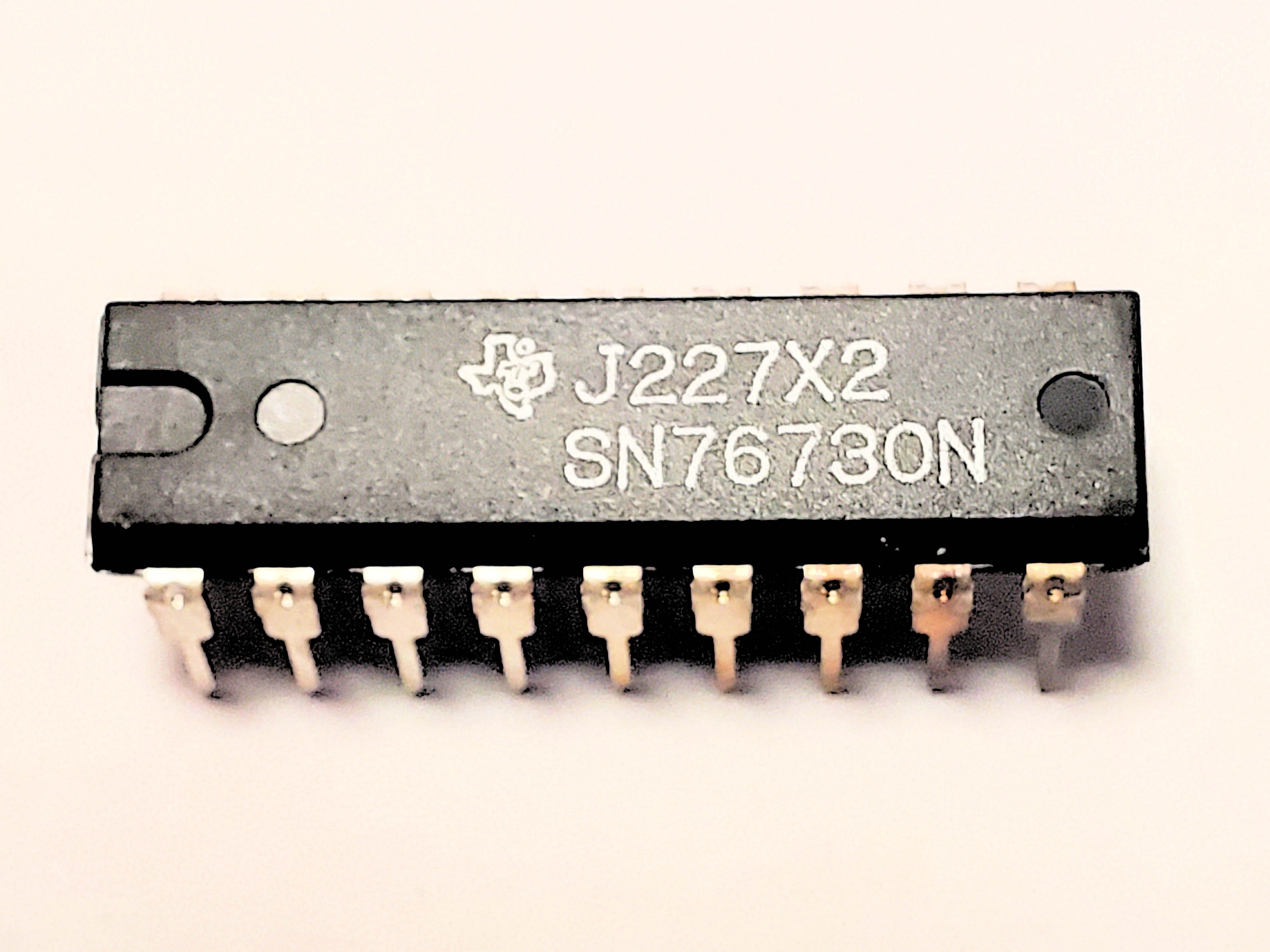 SN76730N     18P DIP