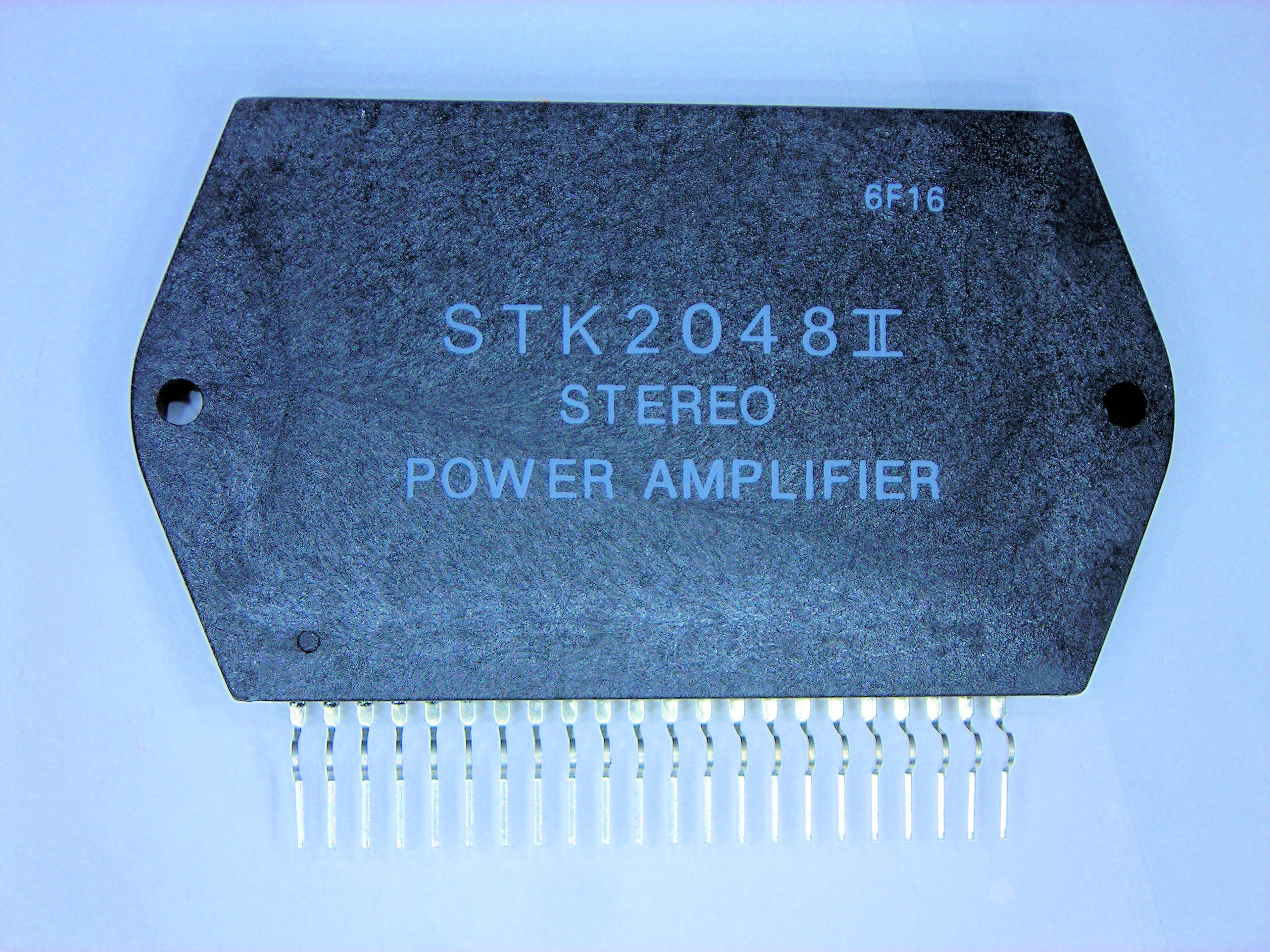 STK2048II      22P SIP