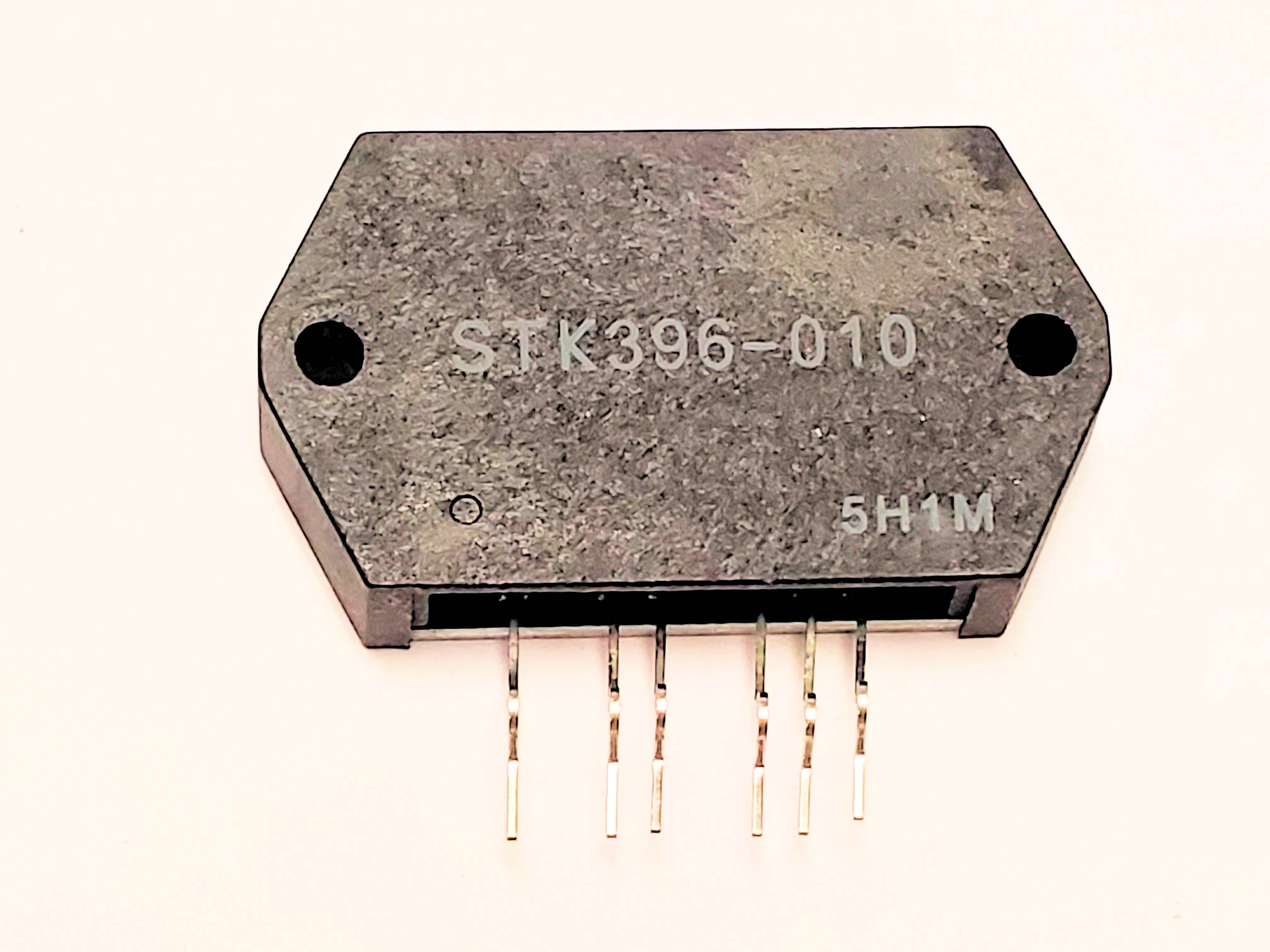 STK396-010        6P SIP