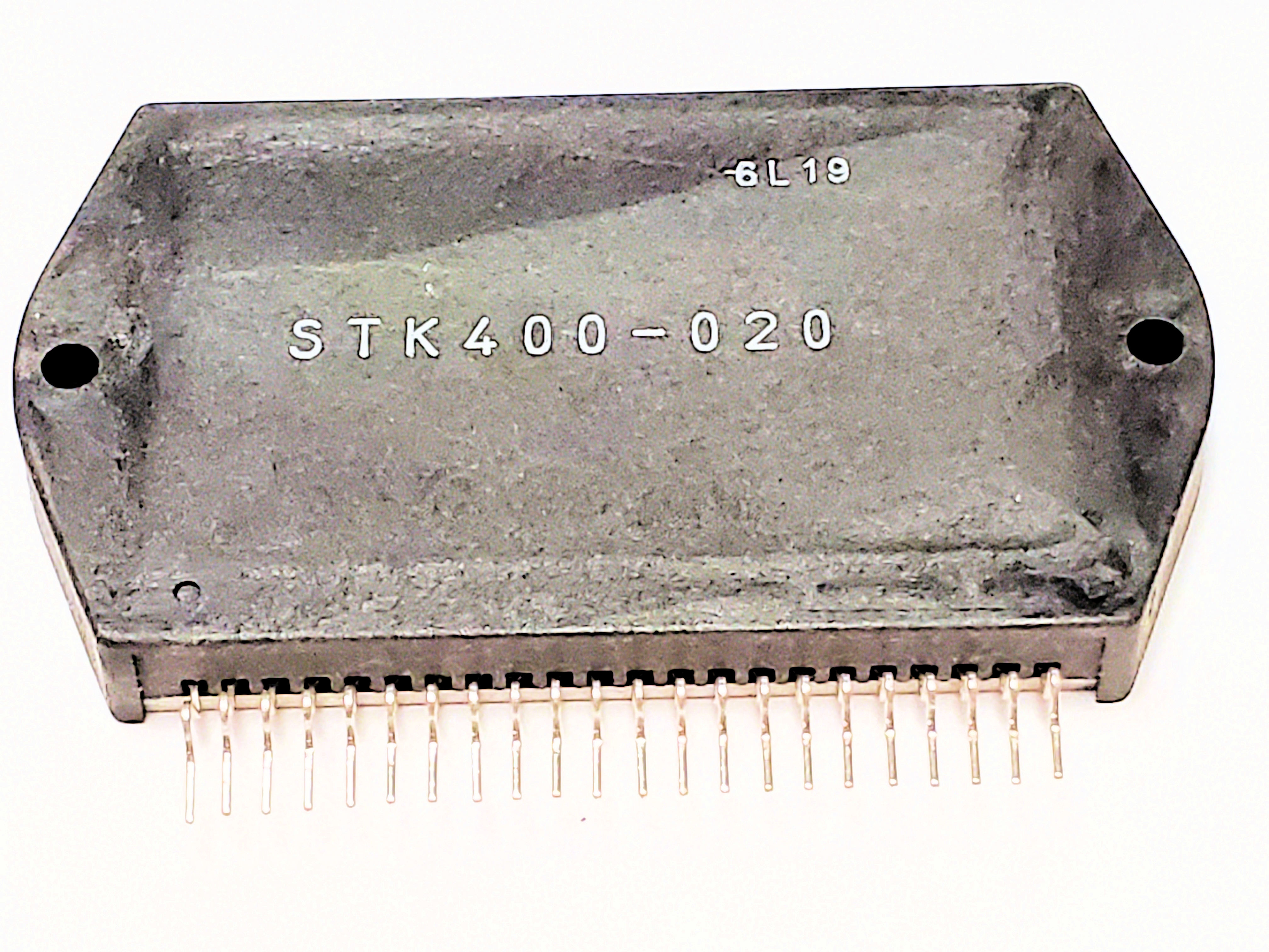 STK400-020        22P SIP