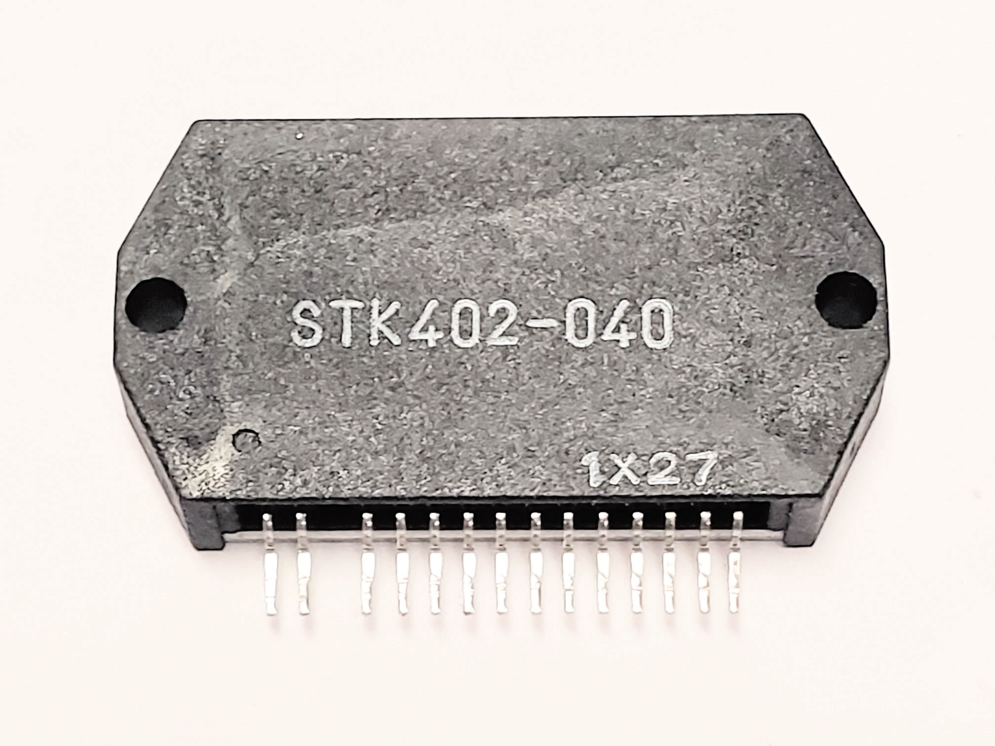 STK402-040        14P SIP