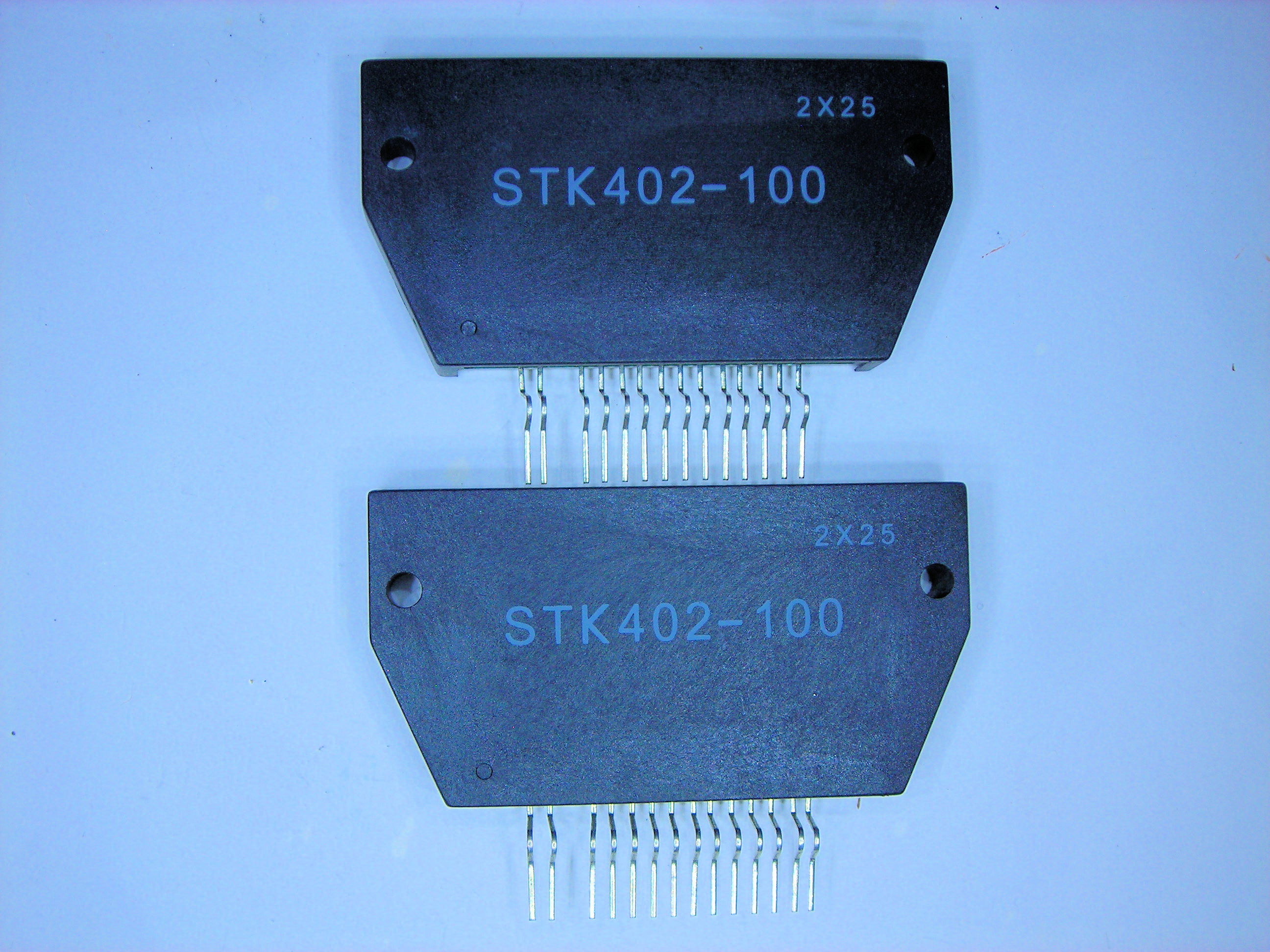 STK402-100        14P SIP