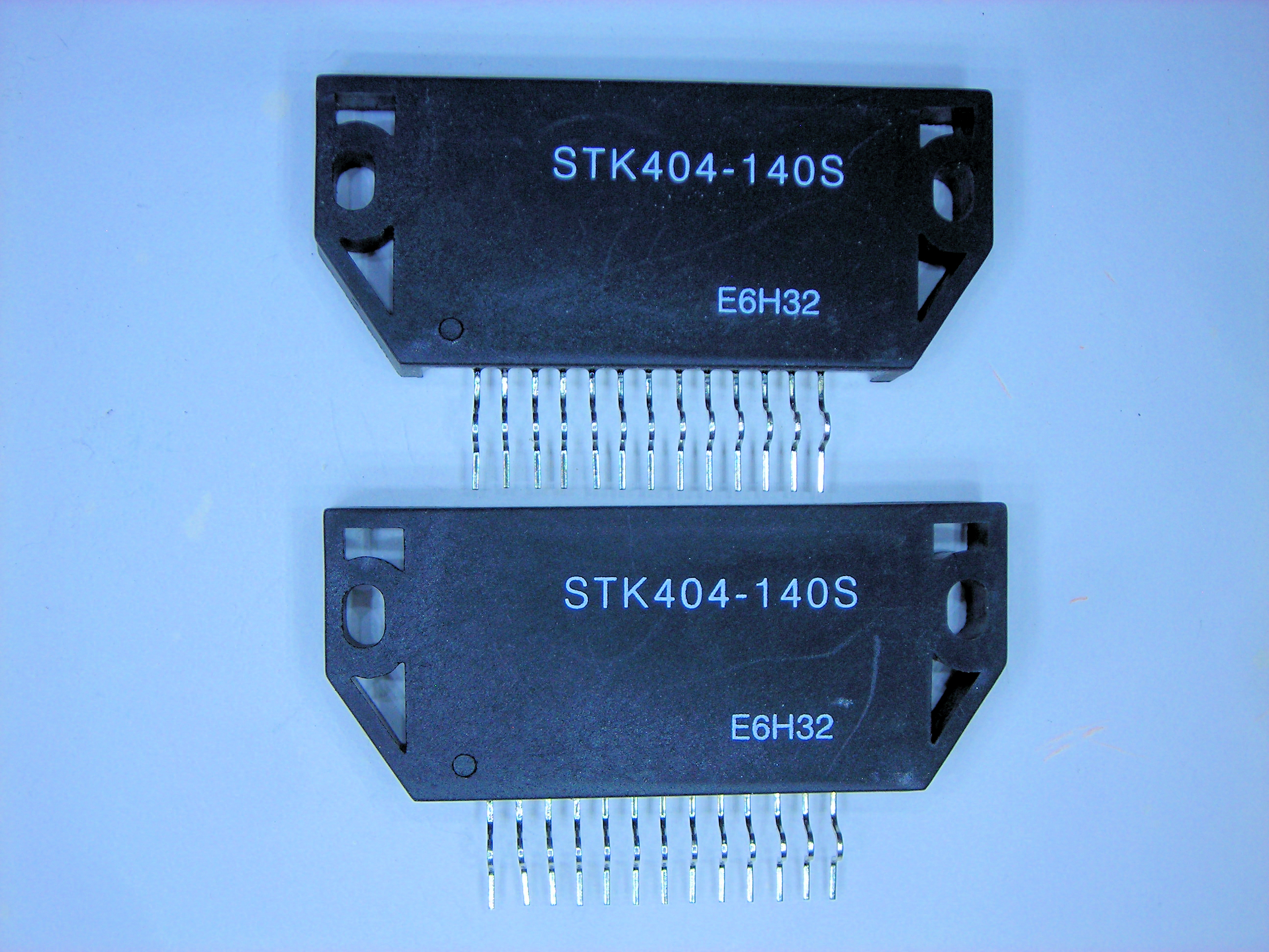 STK404-140S    13P SIP