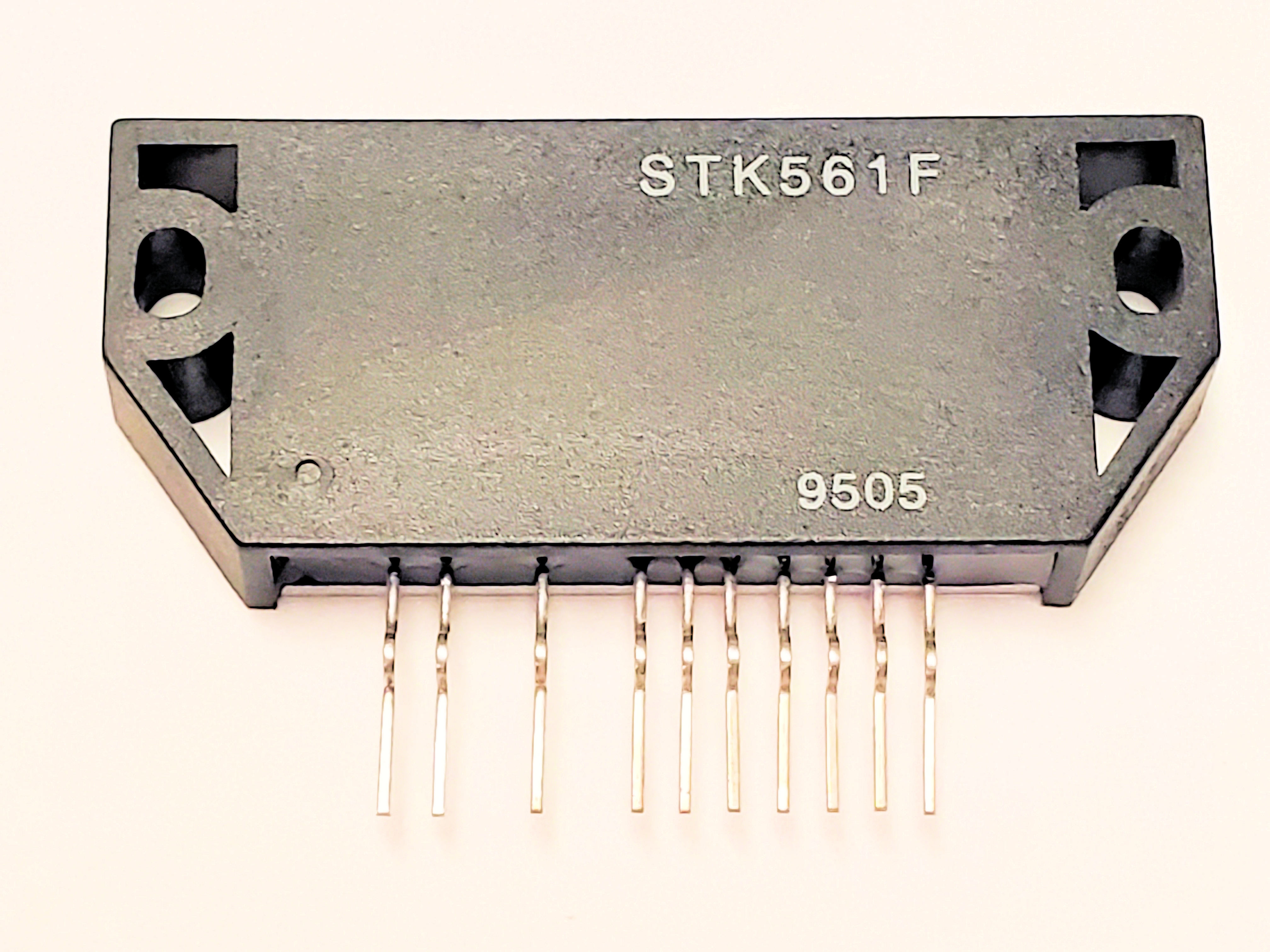 STK561(F)          10P SIP