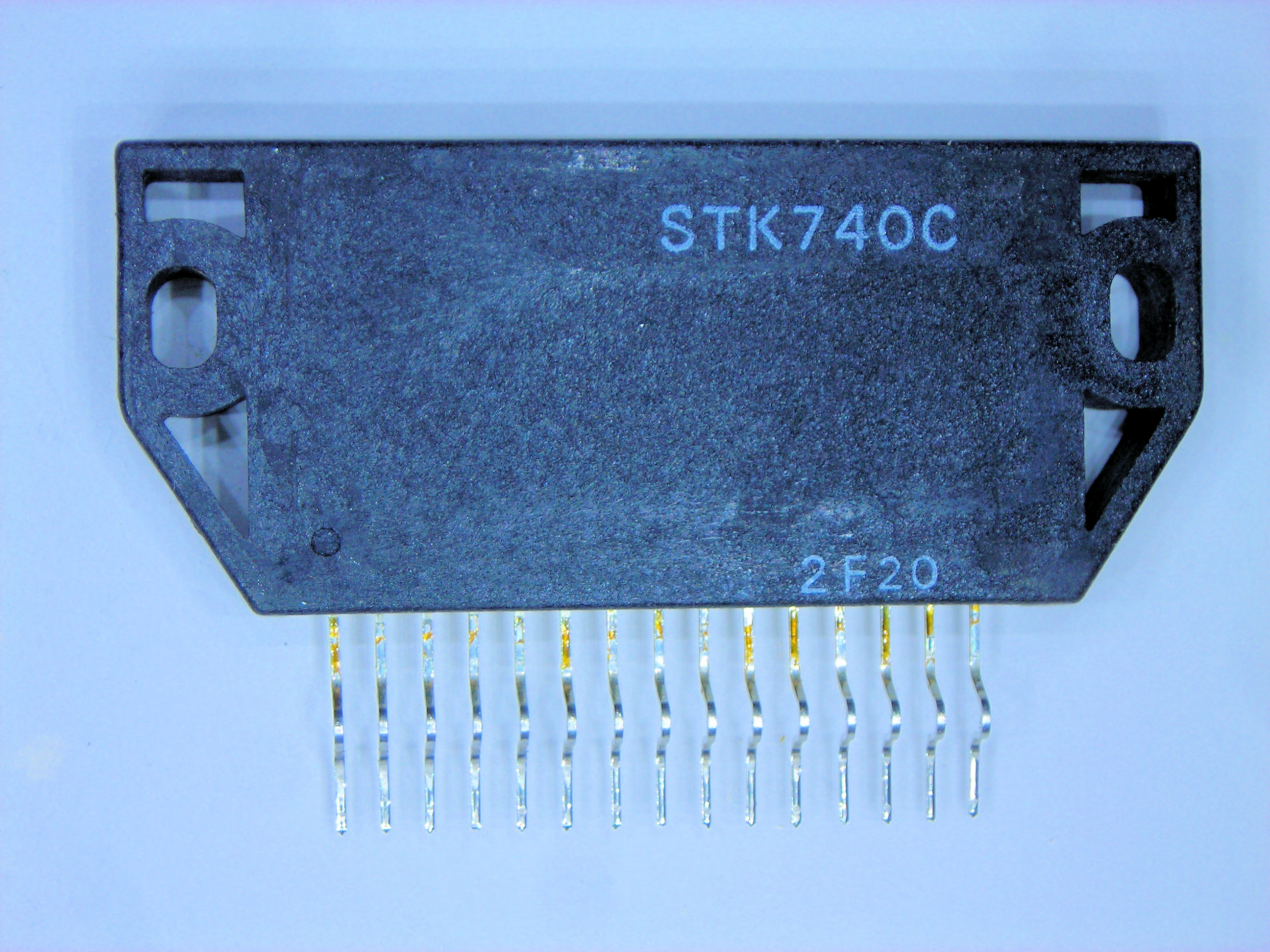 STK740C          15P SIP