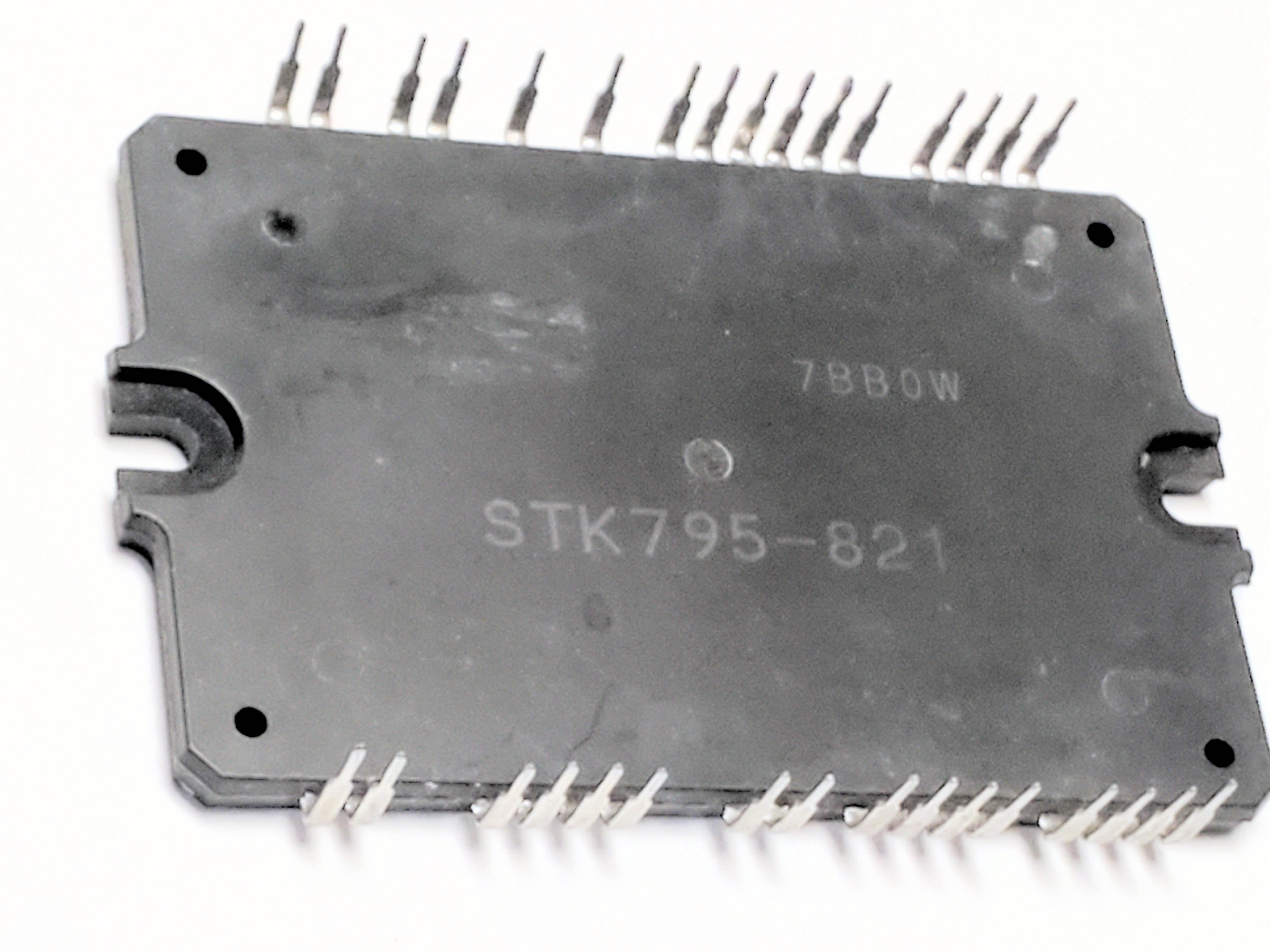 STK795-821   32P DIP