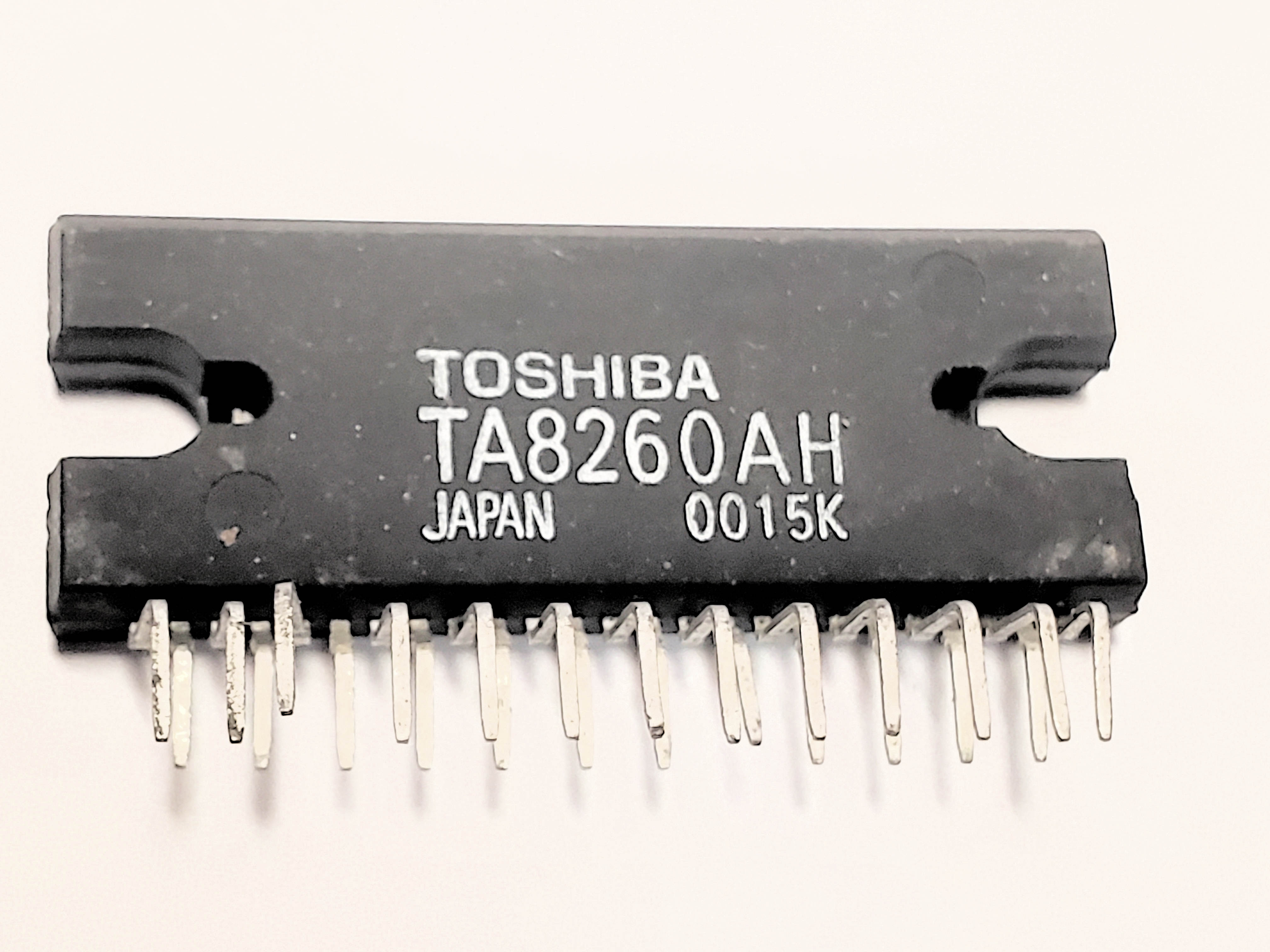 TA8260AH         25P ZIP