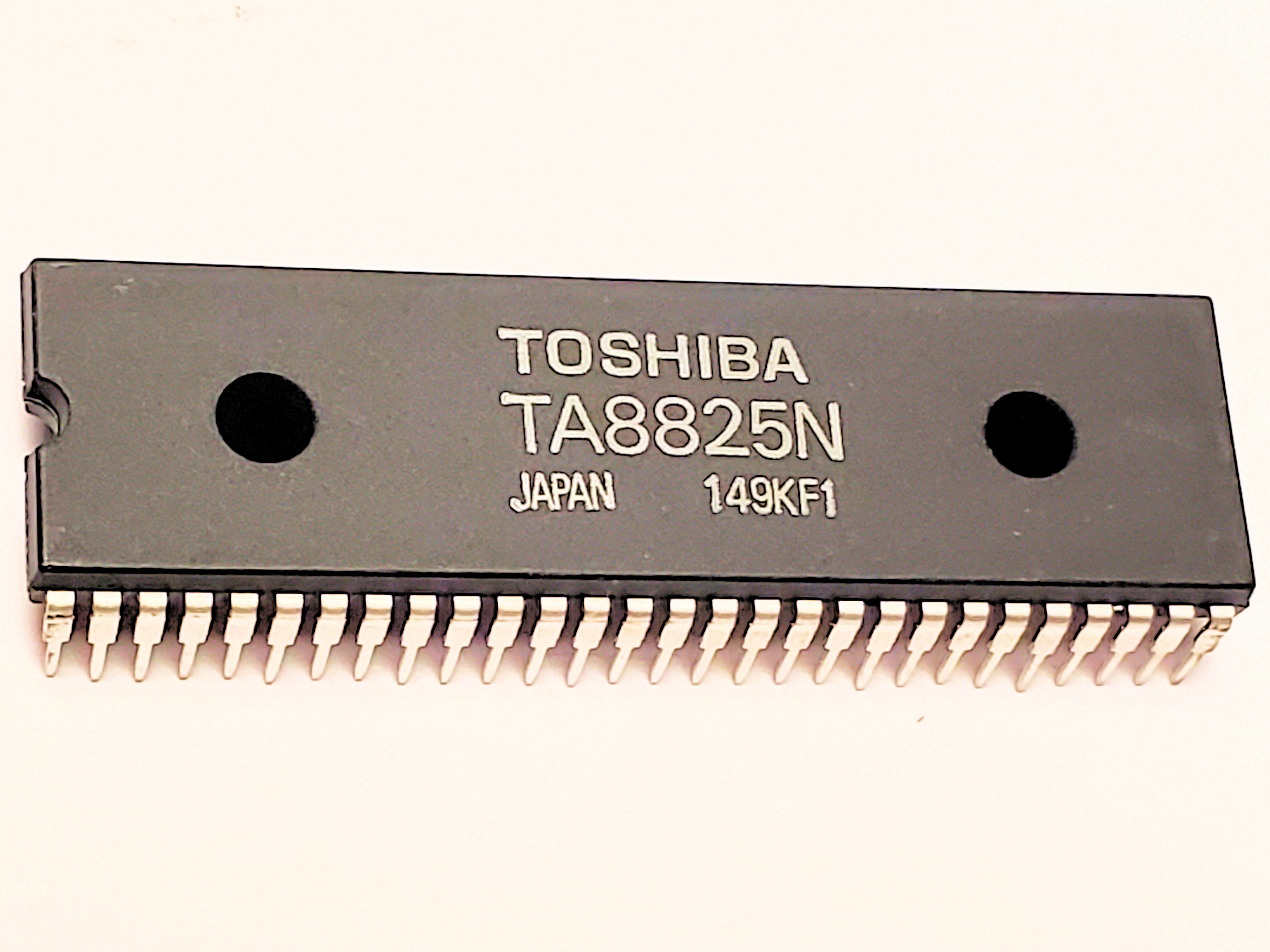 TA8825AN         56P DIP