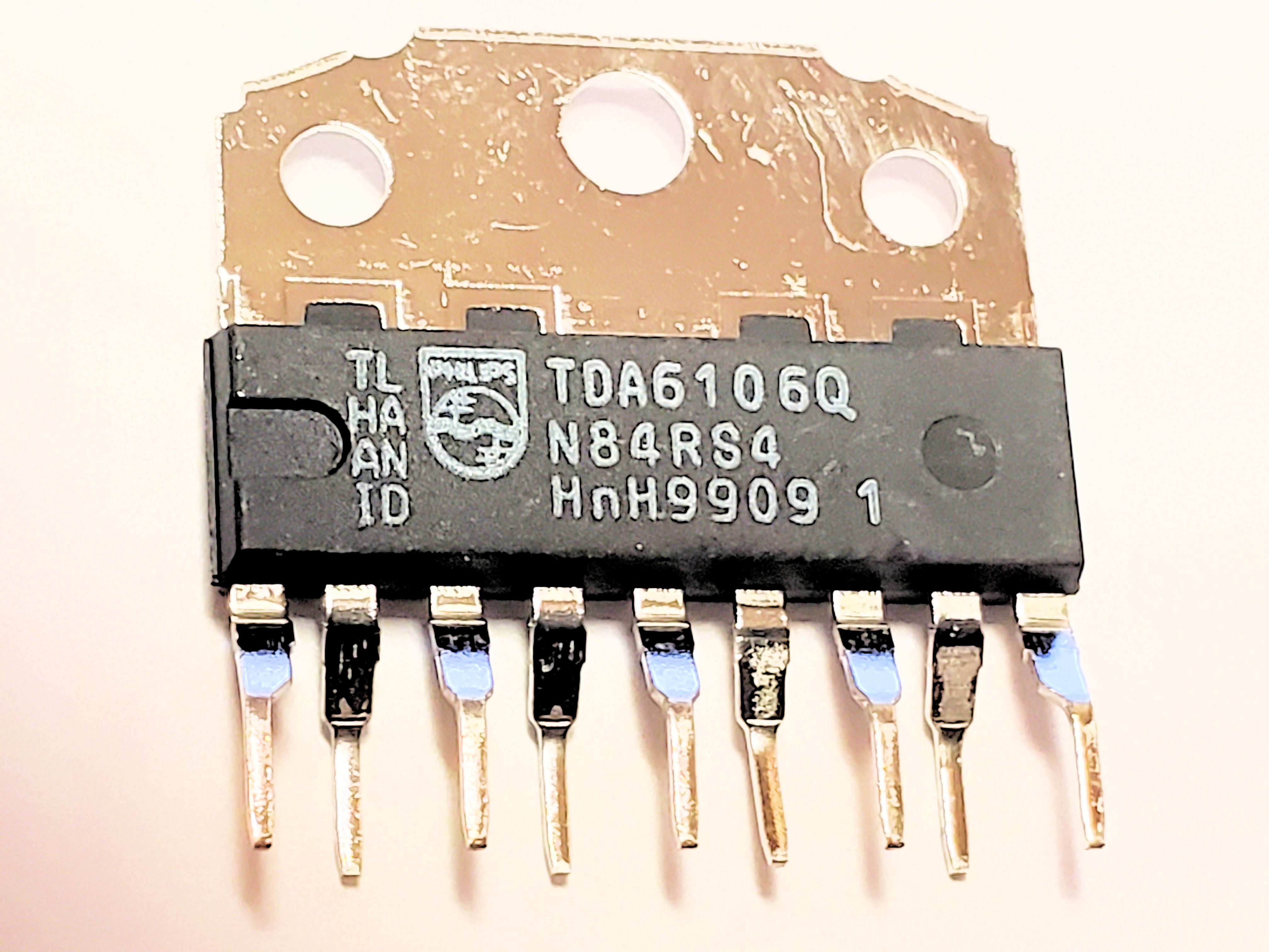 TDA6106Q    9P ZIP