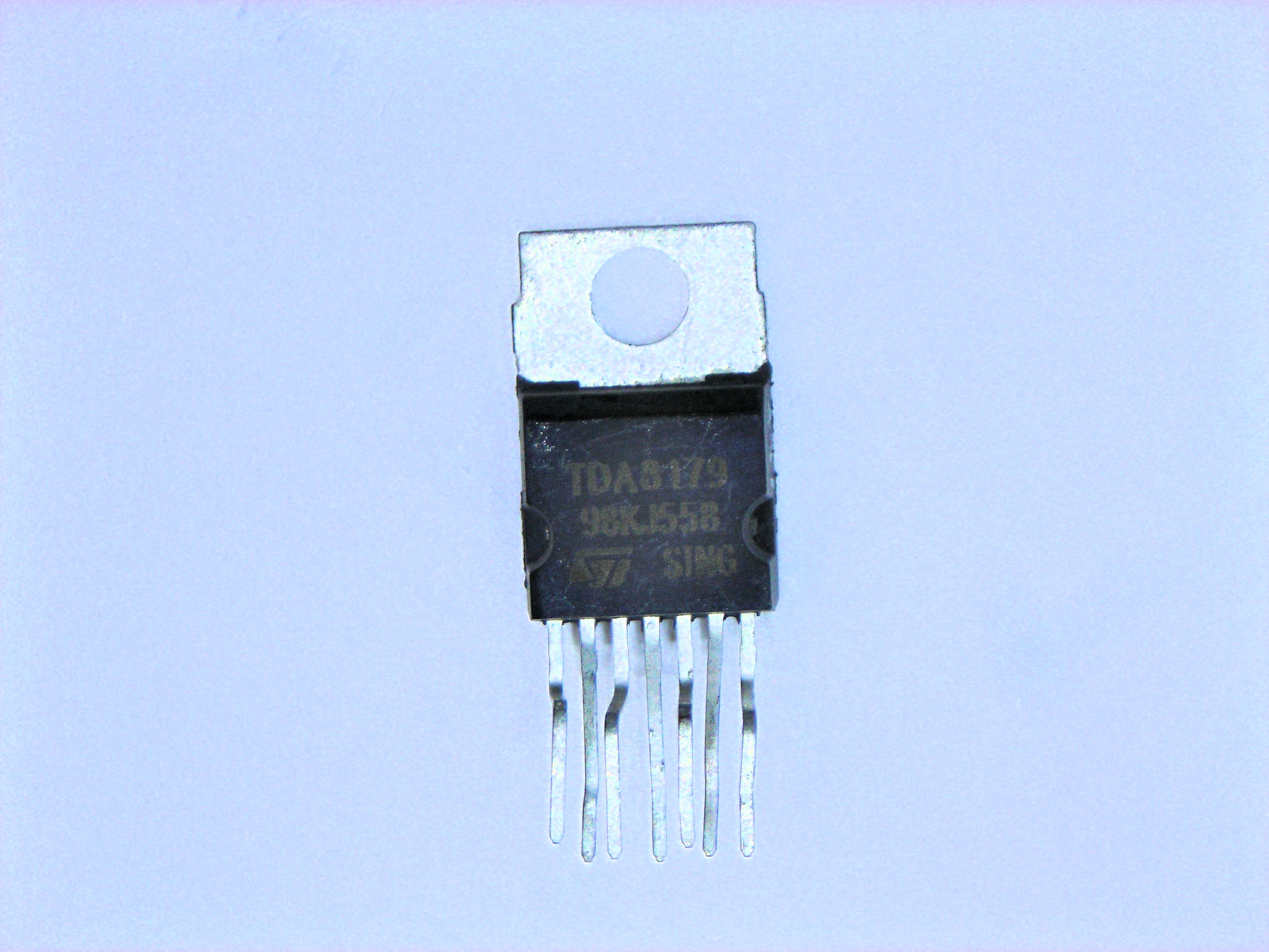 TDA8179S   TO-220 7P ZIP