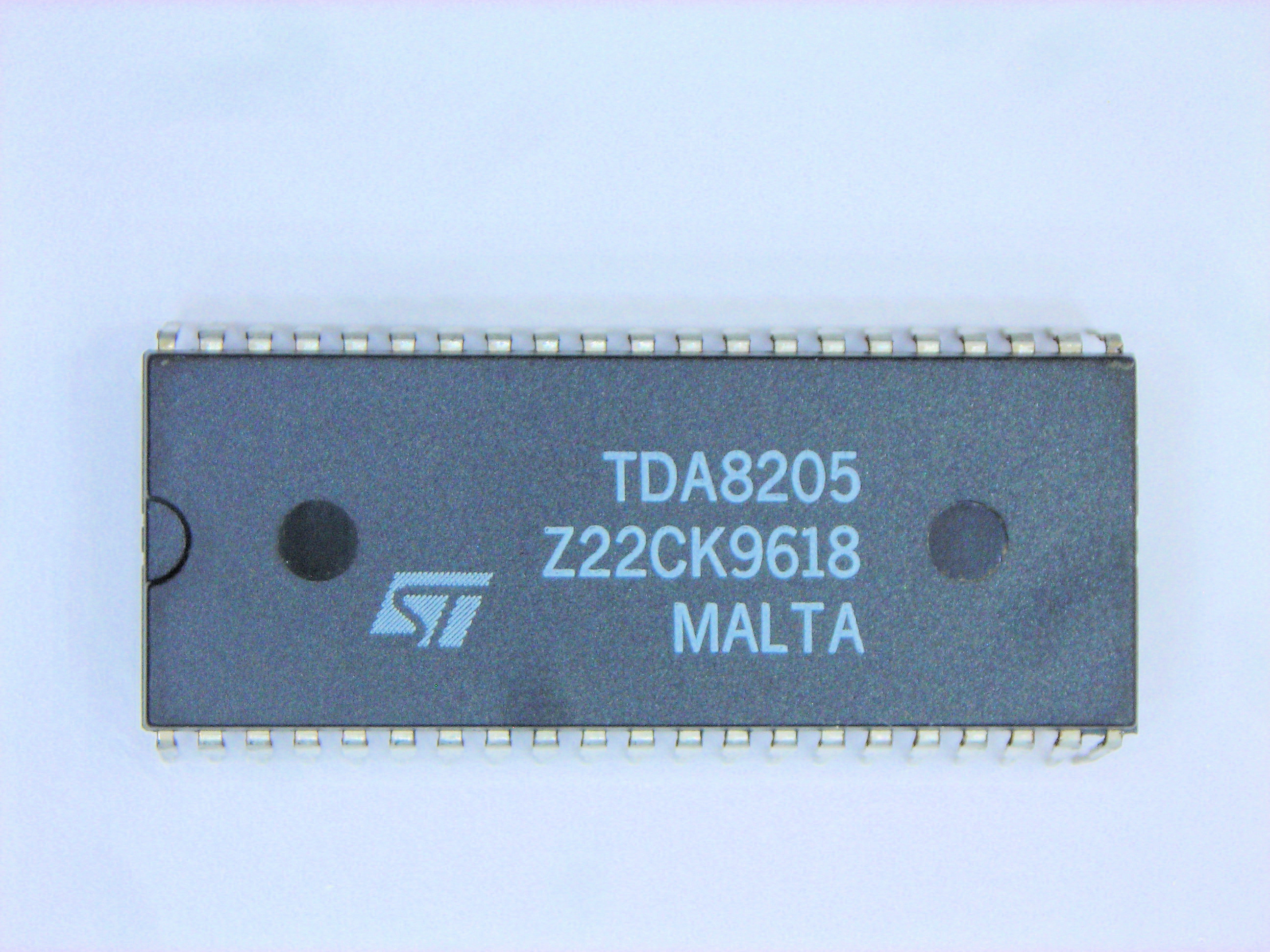 TDA8205    42P DIP