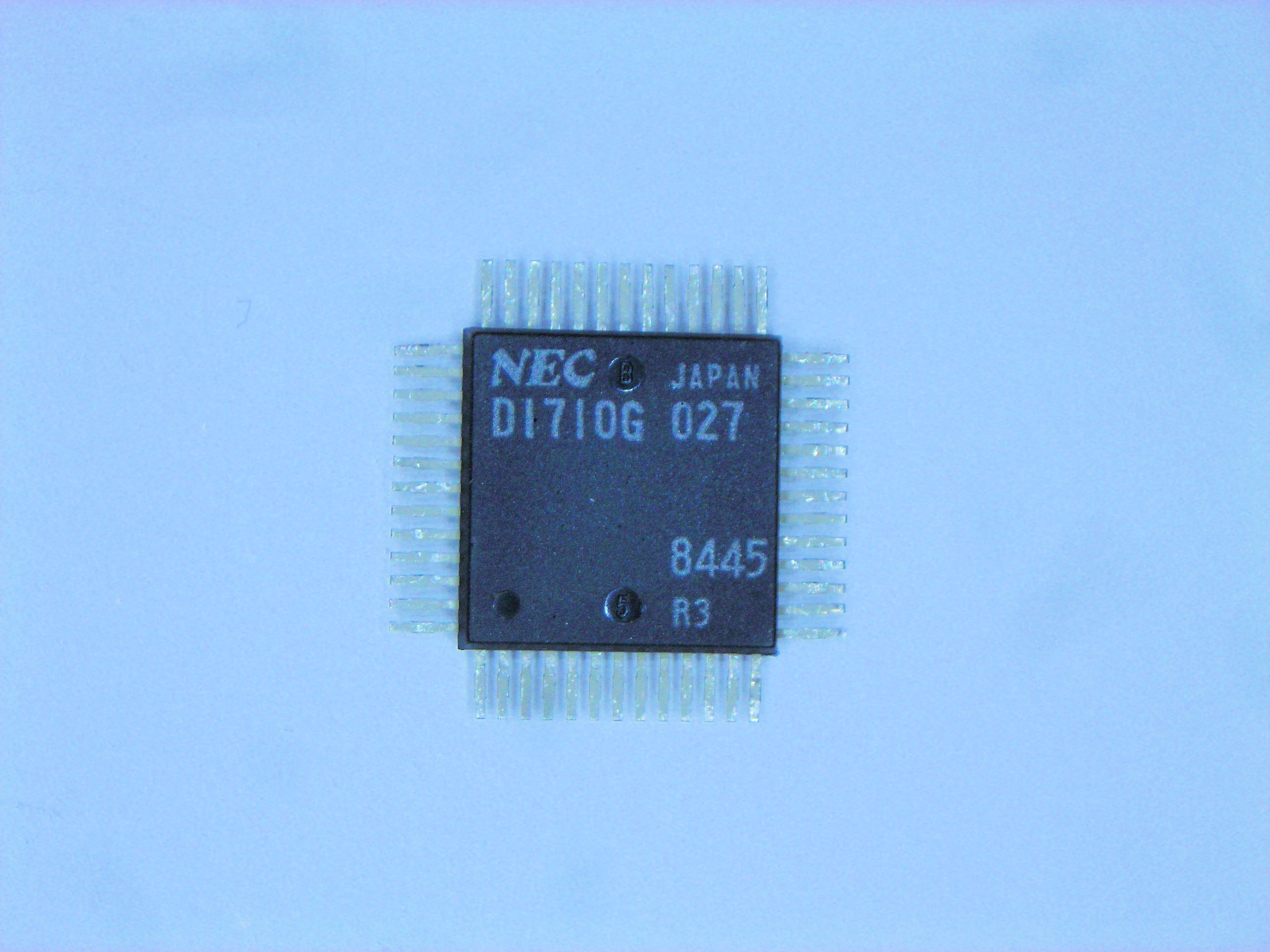 UPD1710G-027        52P SMD