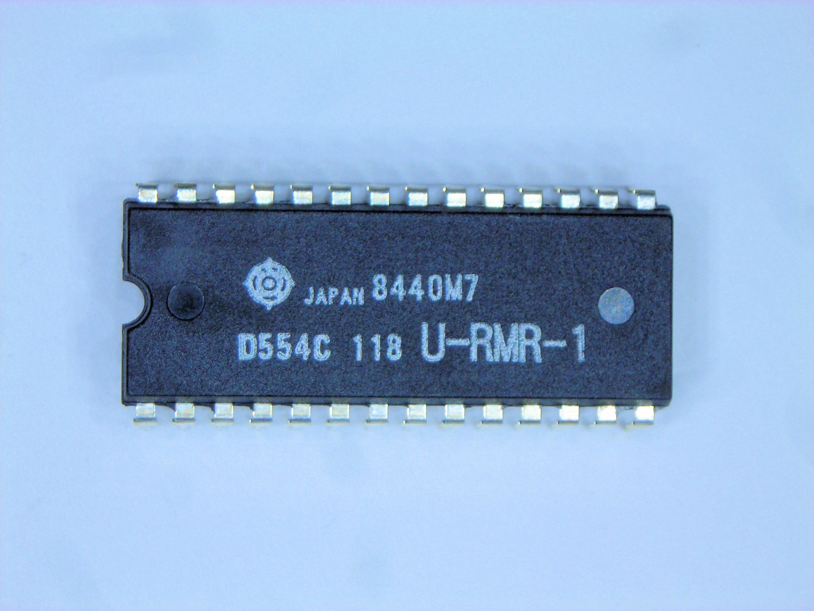 UPD554C-118        28P DIP