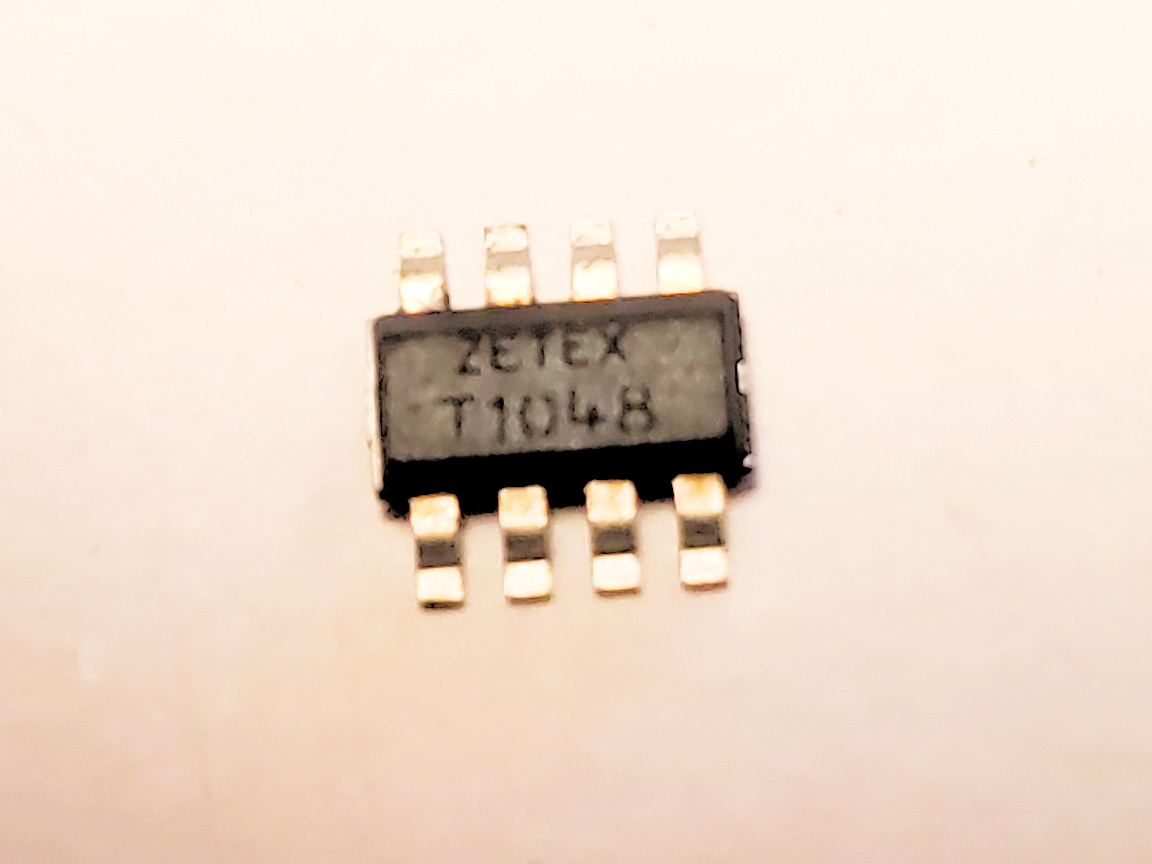 UZDT1048TA     8P SMD