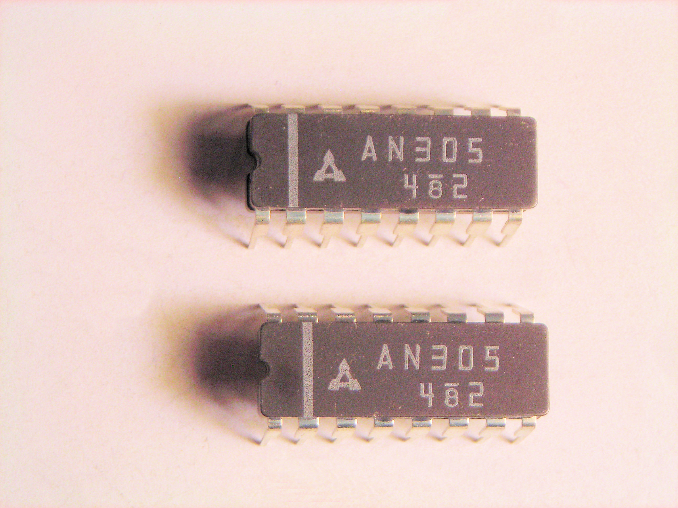 AN305            16P DIP