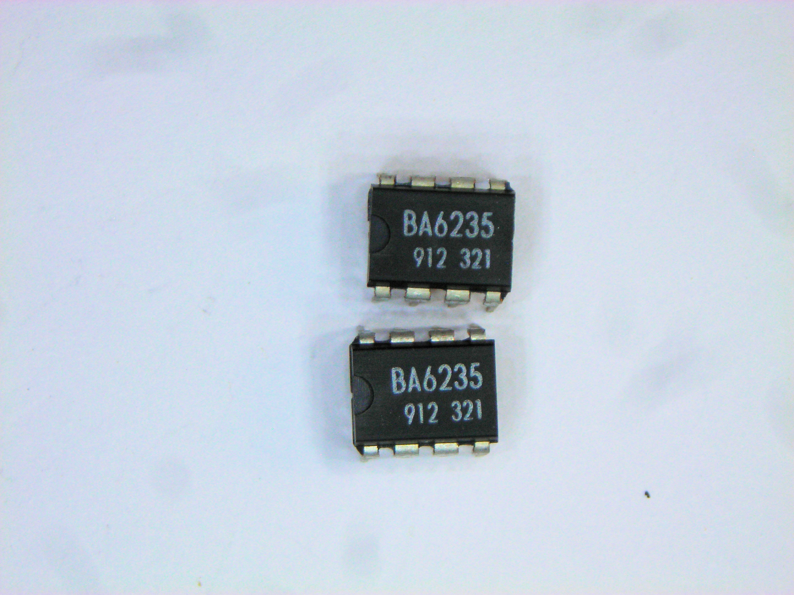 BA6235            8P DIP