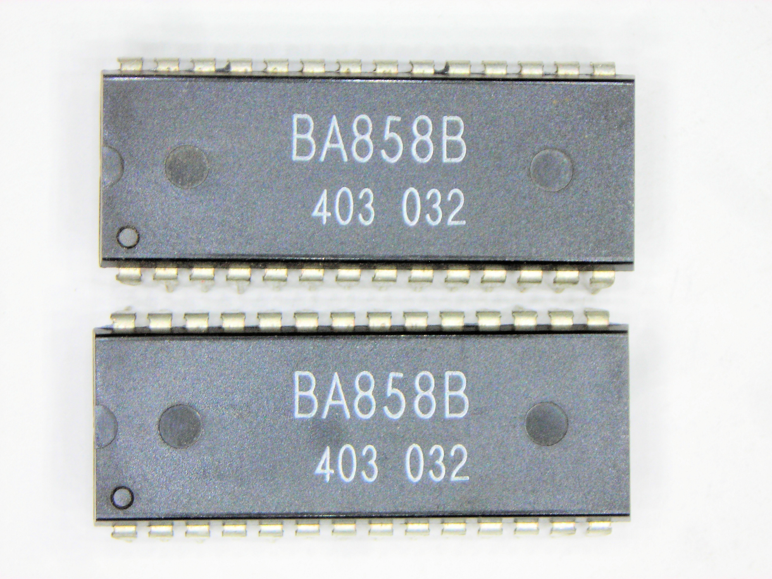 BA858B            28P DIP