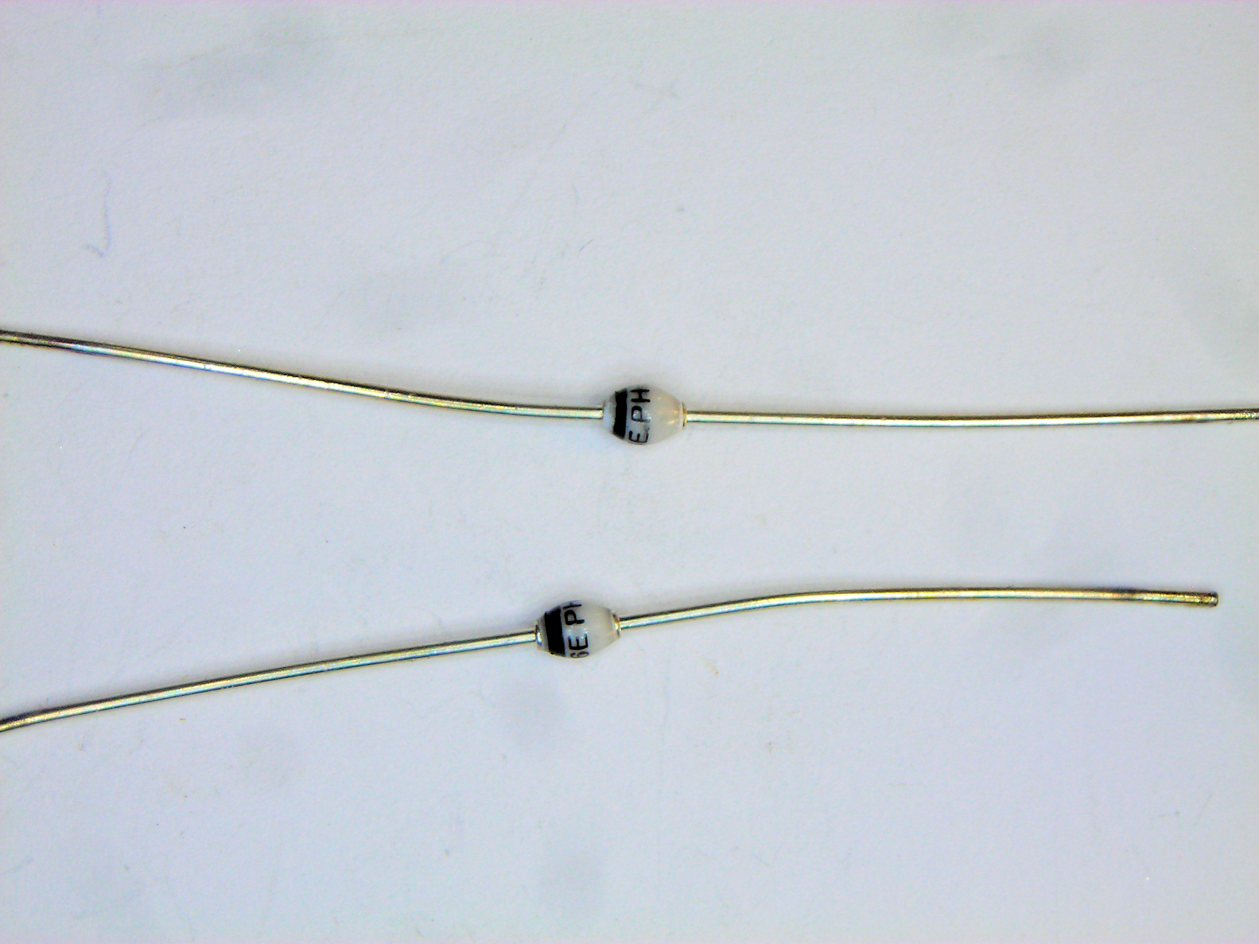 BYV26E  200V 1A FAST  DIODE