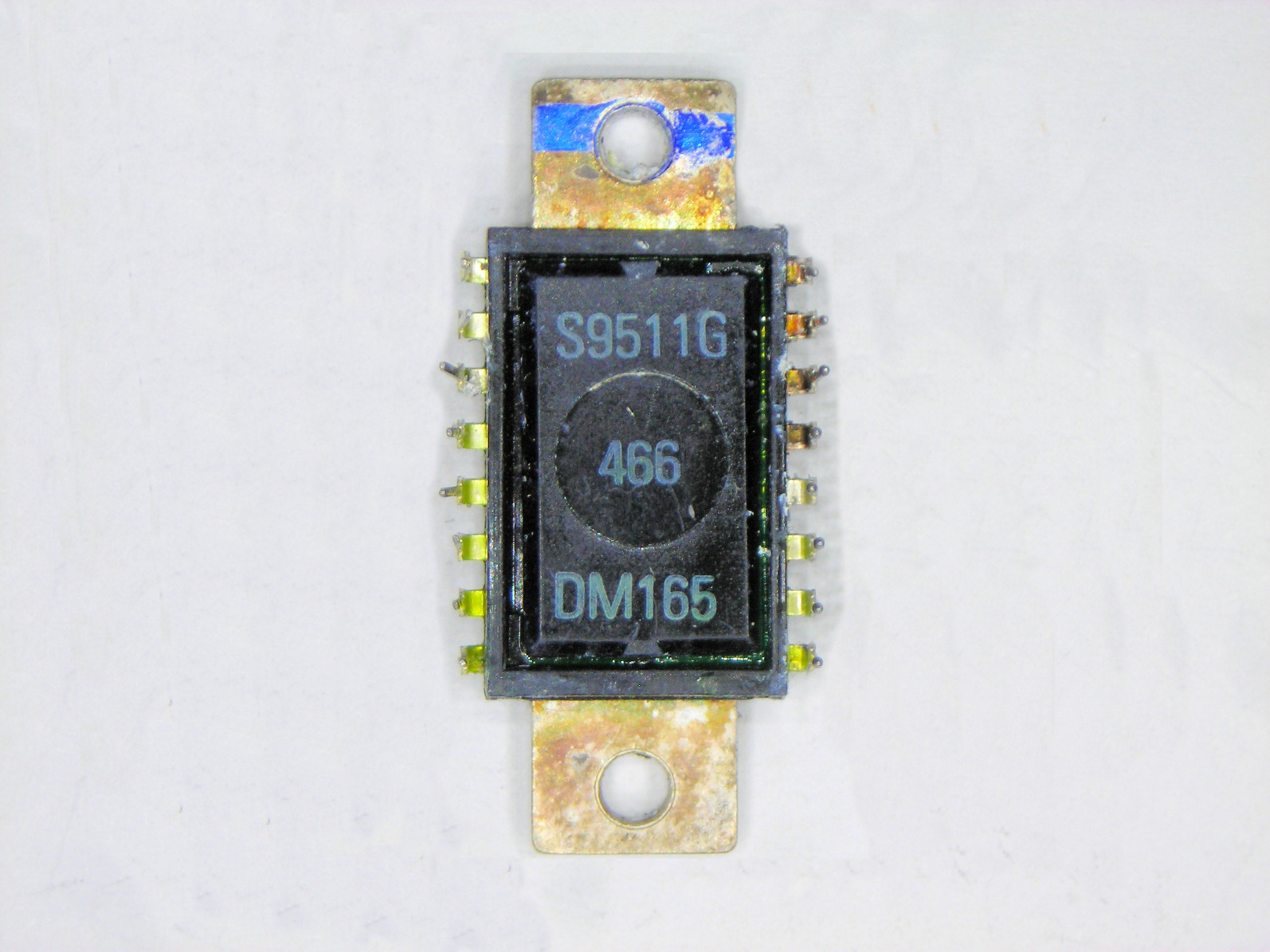 DM165   -PULLS-  16P DIP