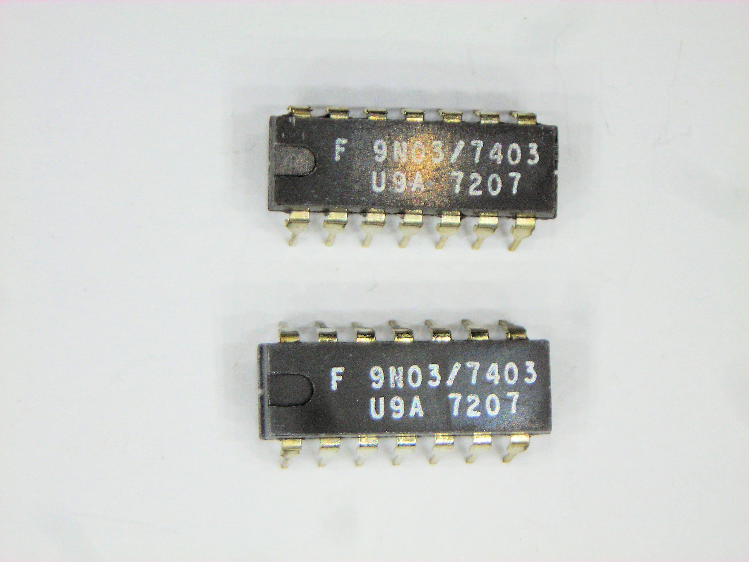 F7403PC   7403         14P DIP