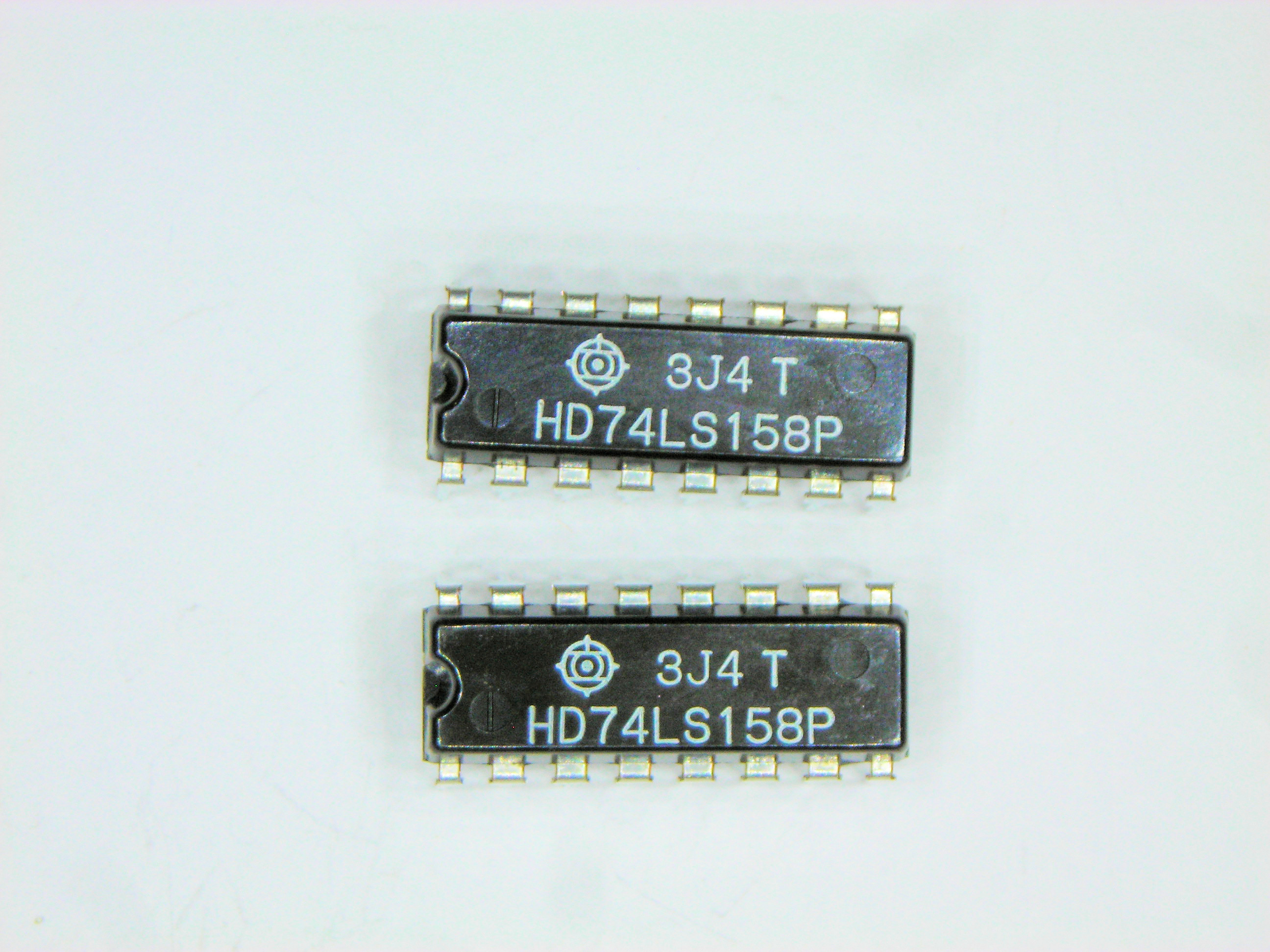 HD74LS158P   74LS158   16P DIP