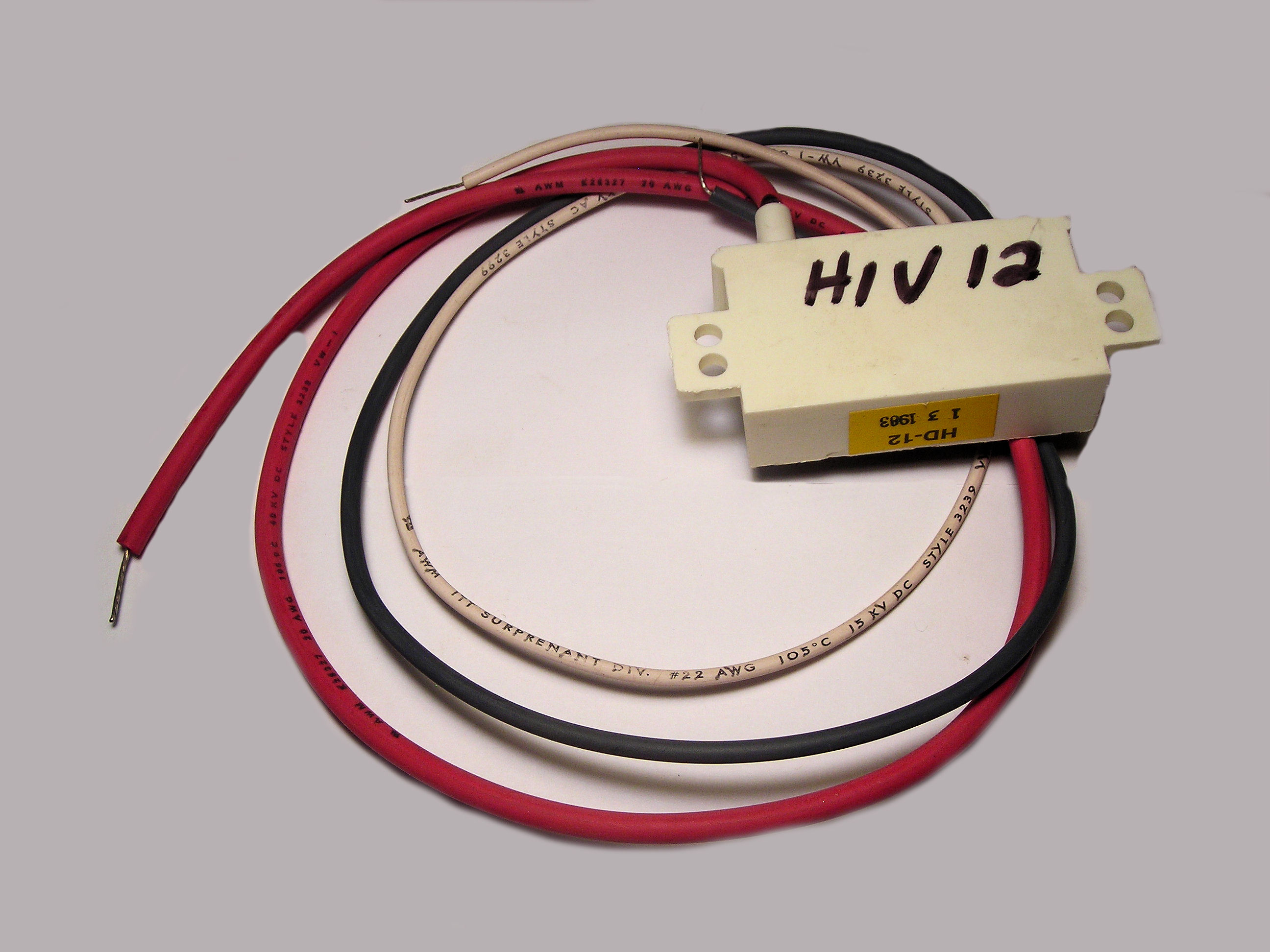 HIV-12 HIGH VOLTAGE DIVIDER