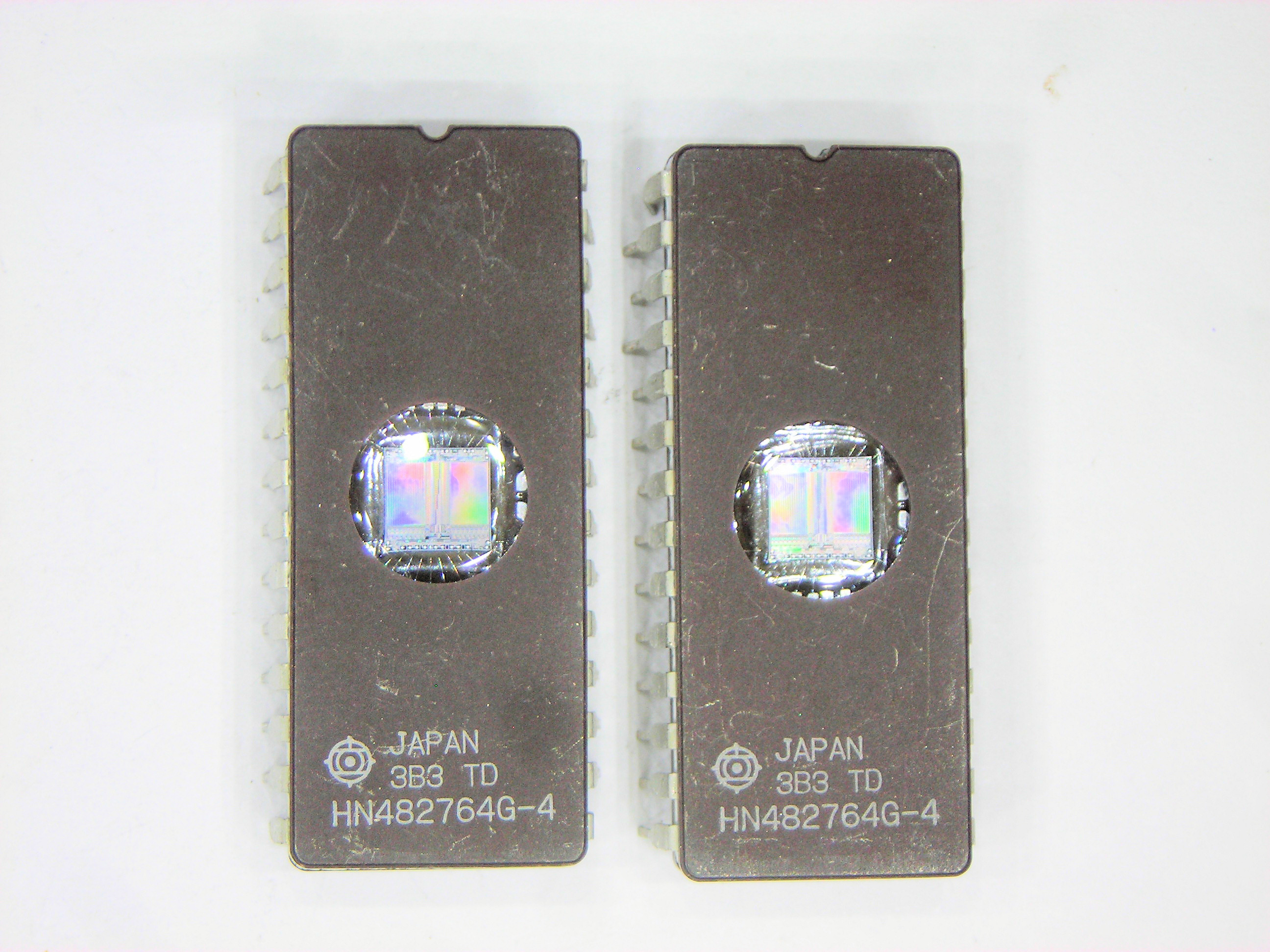 HN482764-4   64K EPROM 28P DIP