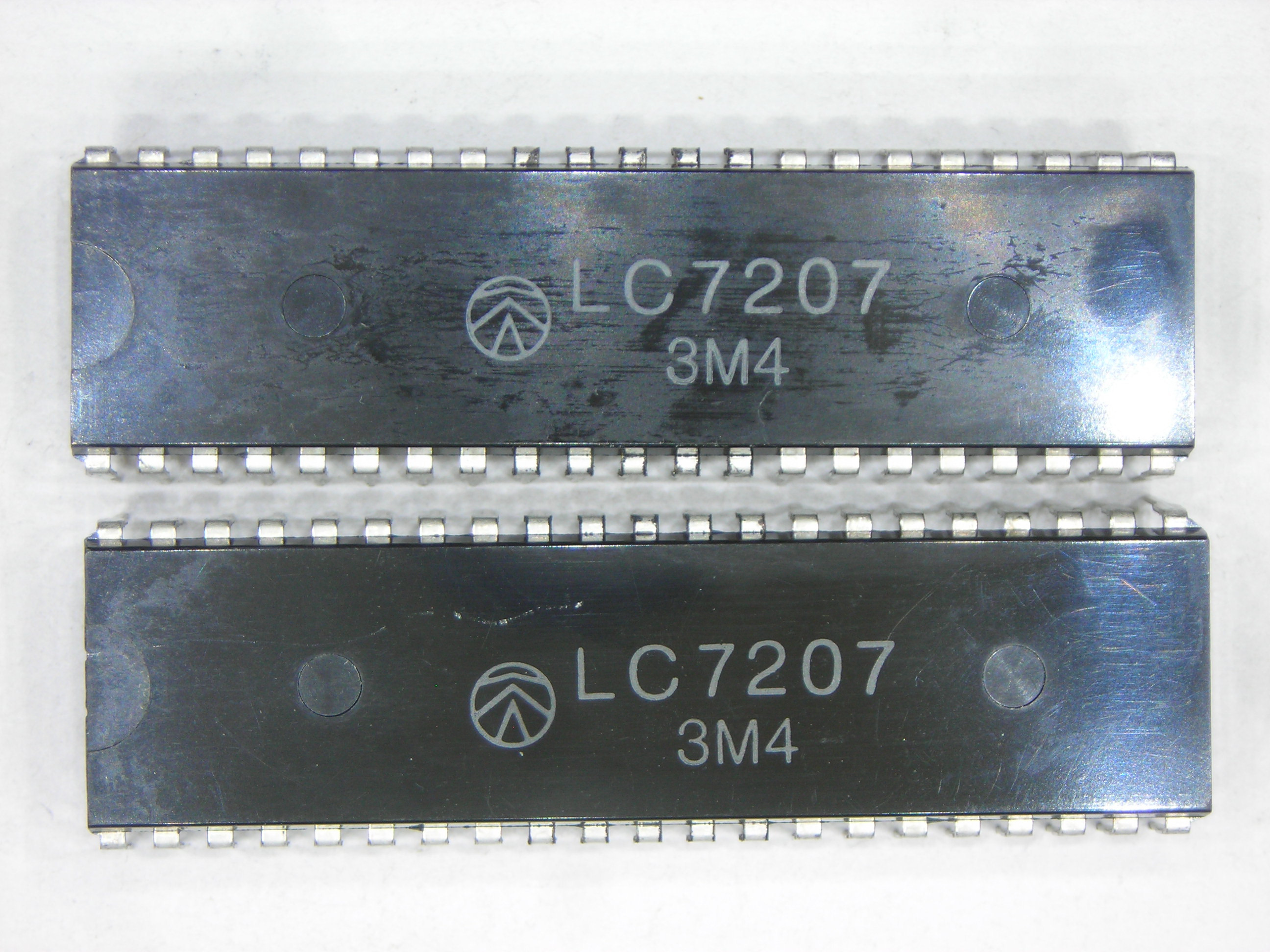 LC7207            42P DIP