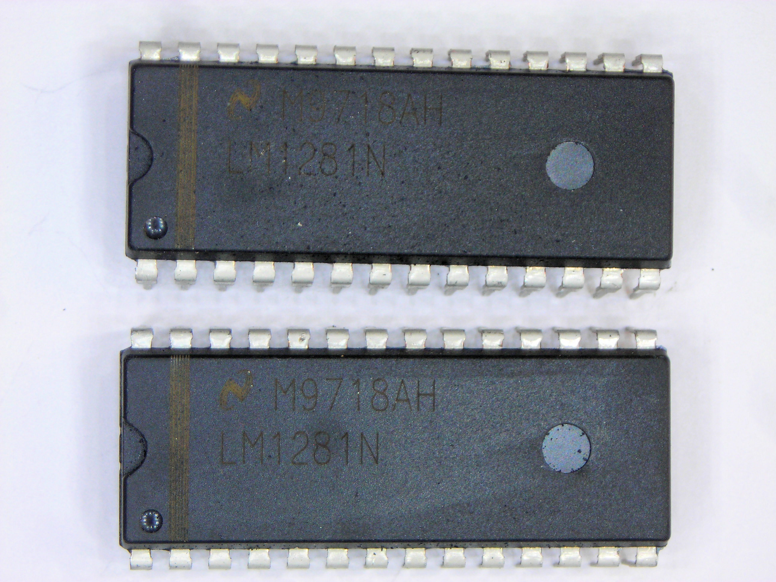 LM1281N    28P DIP