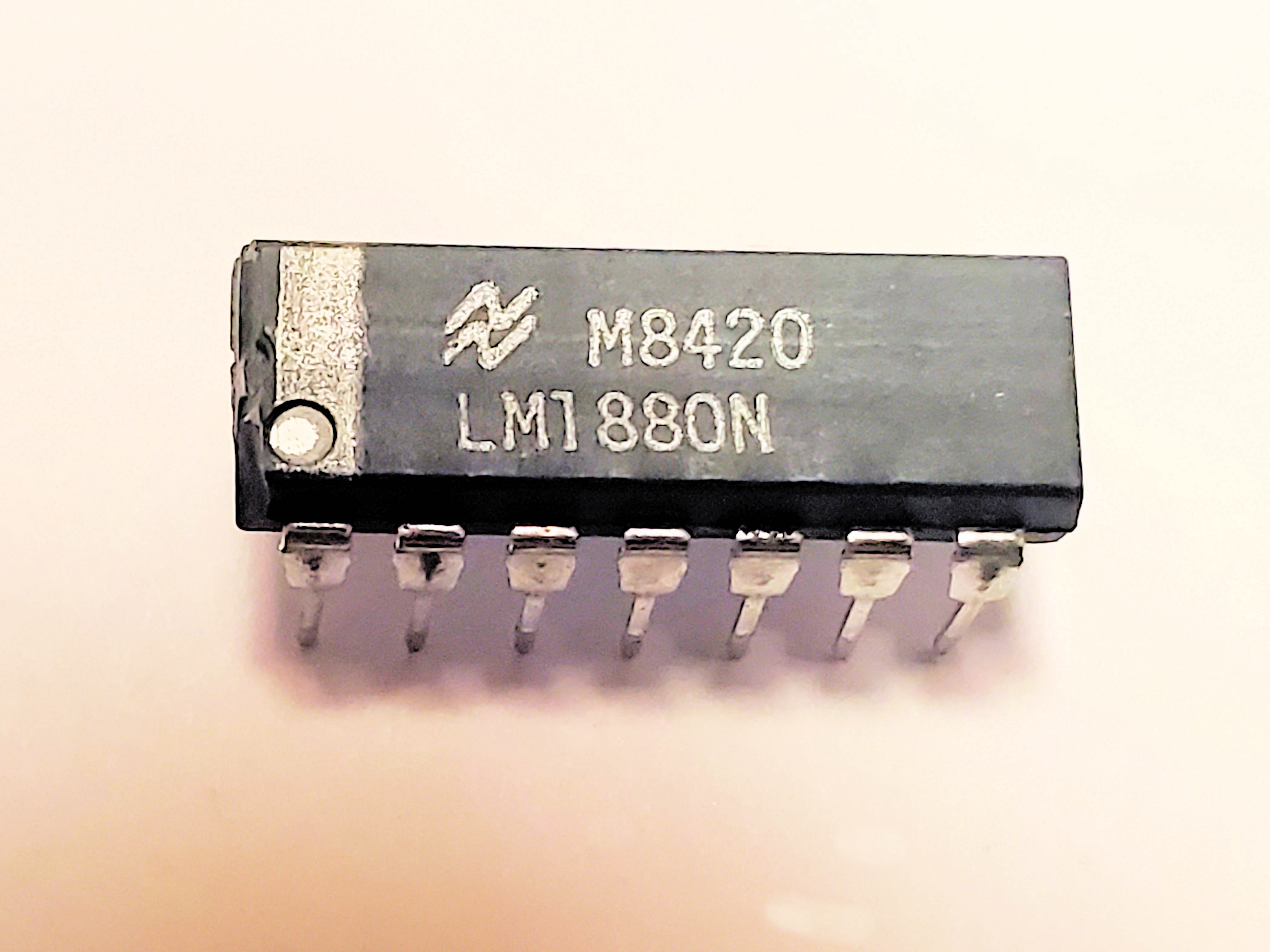 LM1880N    14P DIP