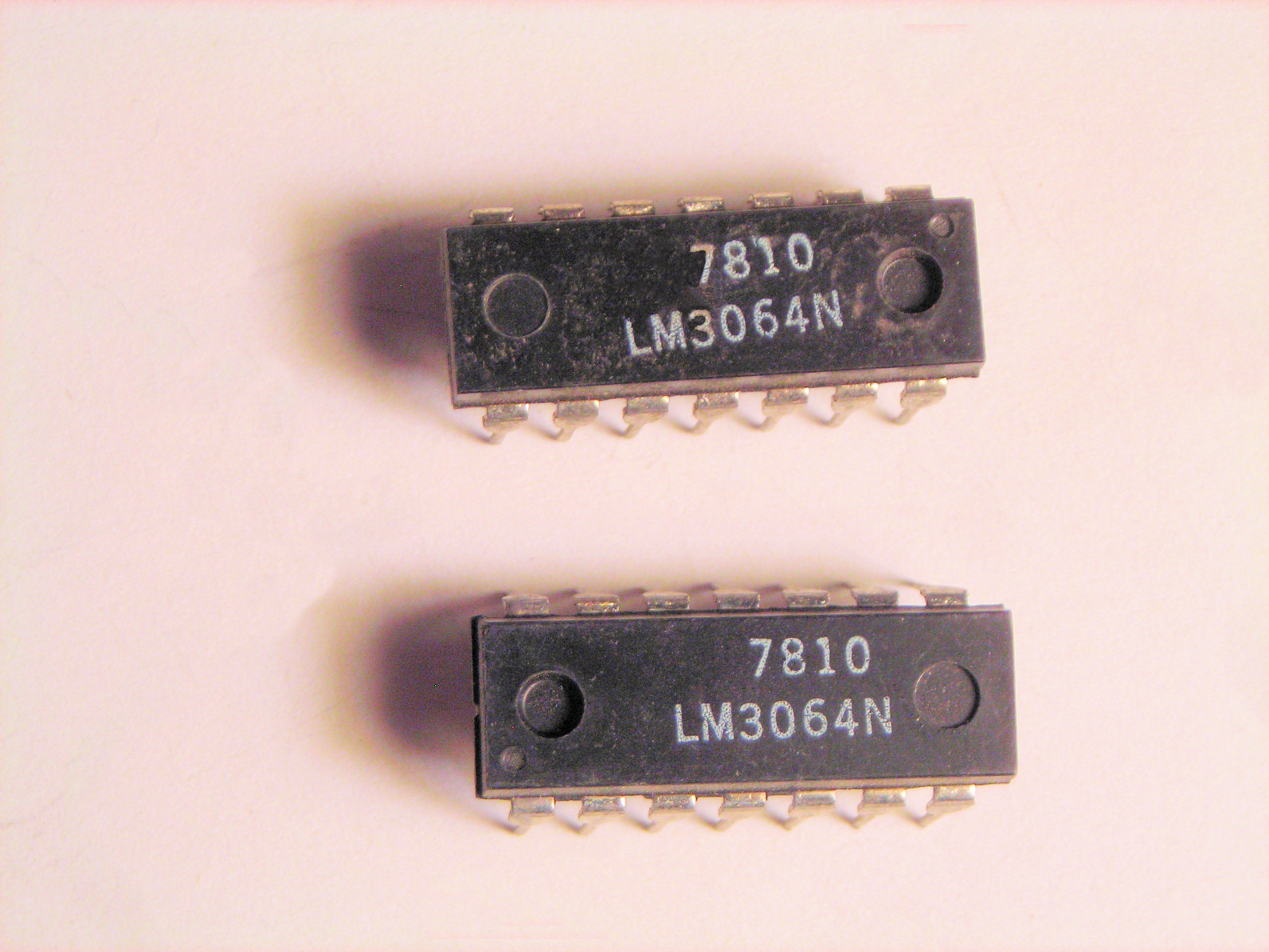 LM3064     14P DIP