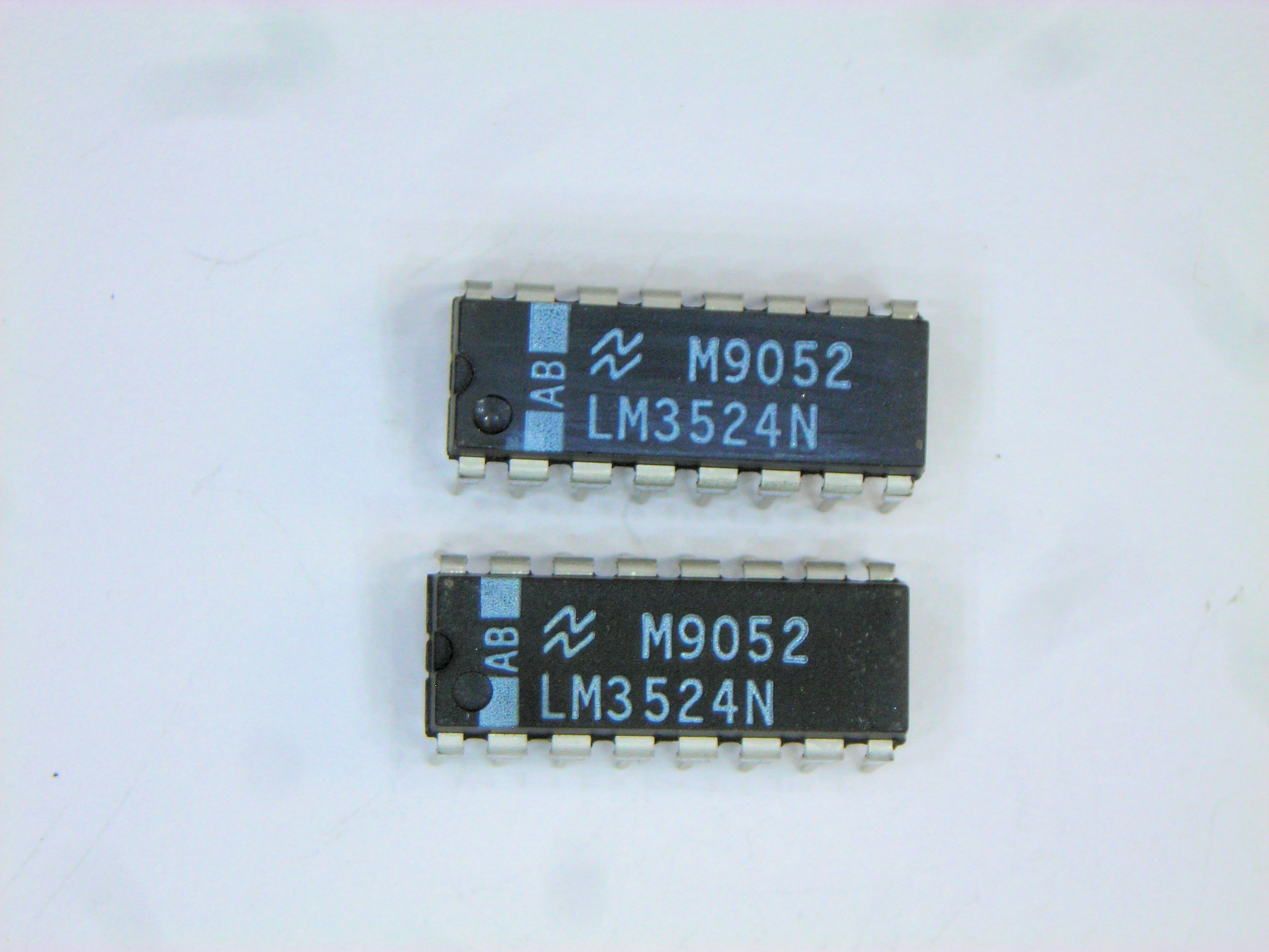 LM3524N    16P DIP