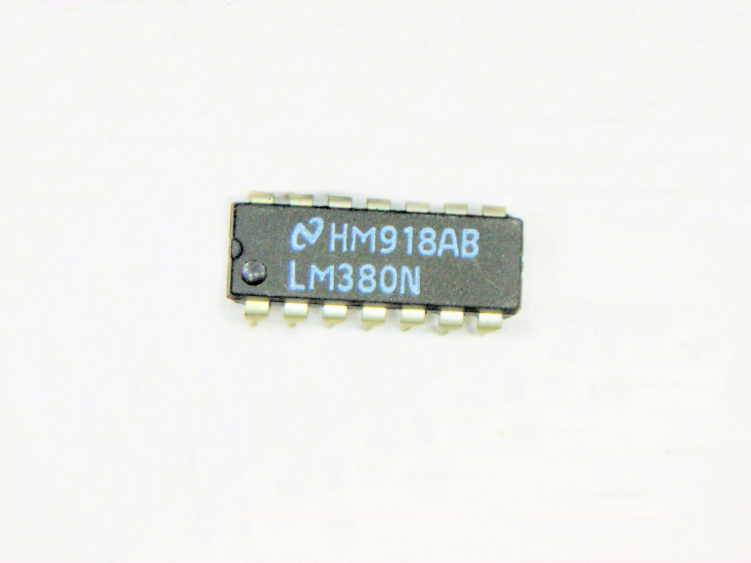 LM380N     14P DIP