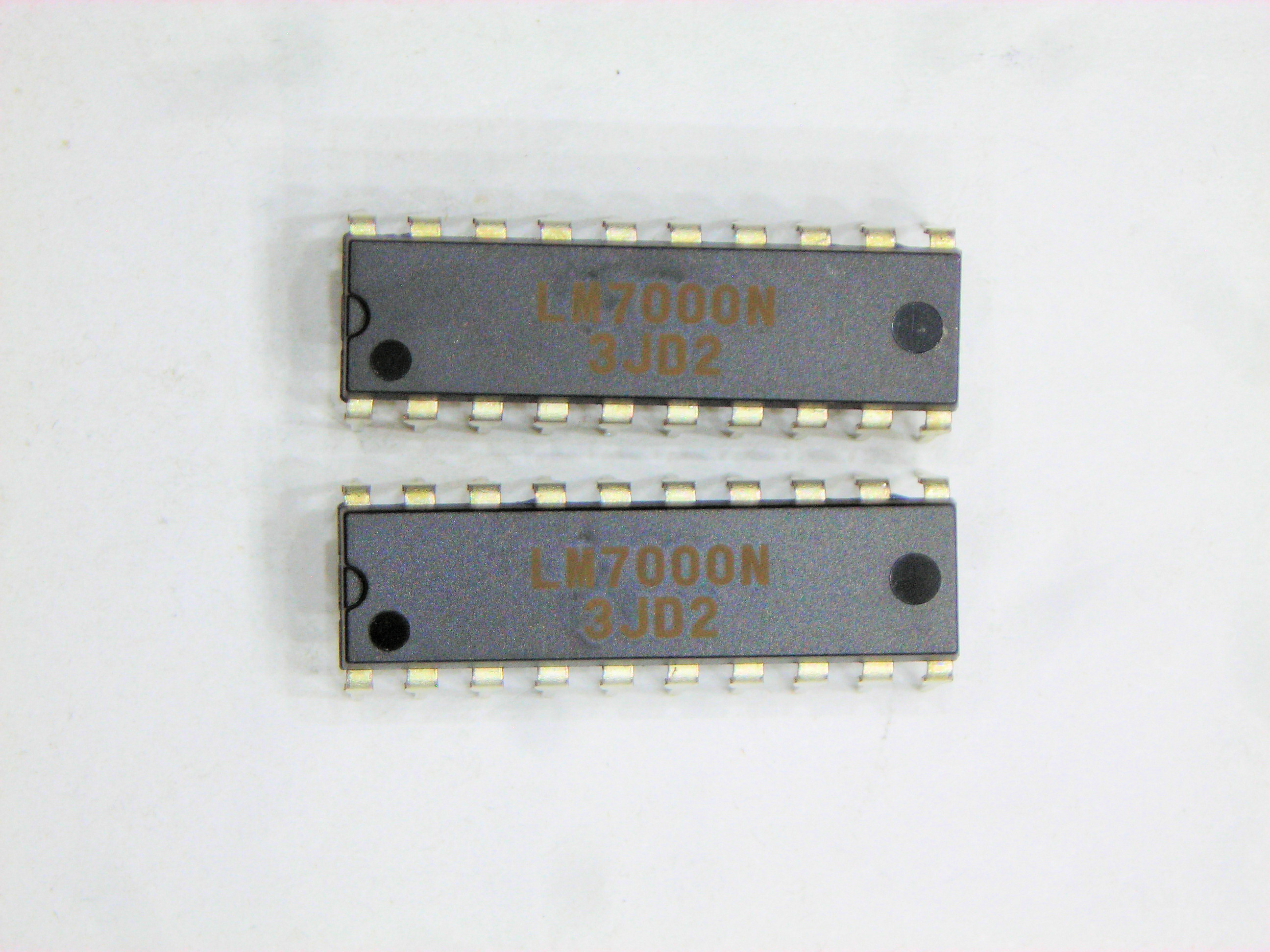 LM7000N    20P DIP