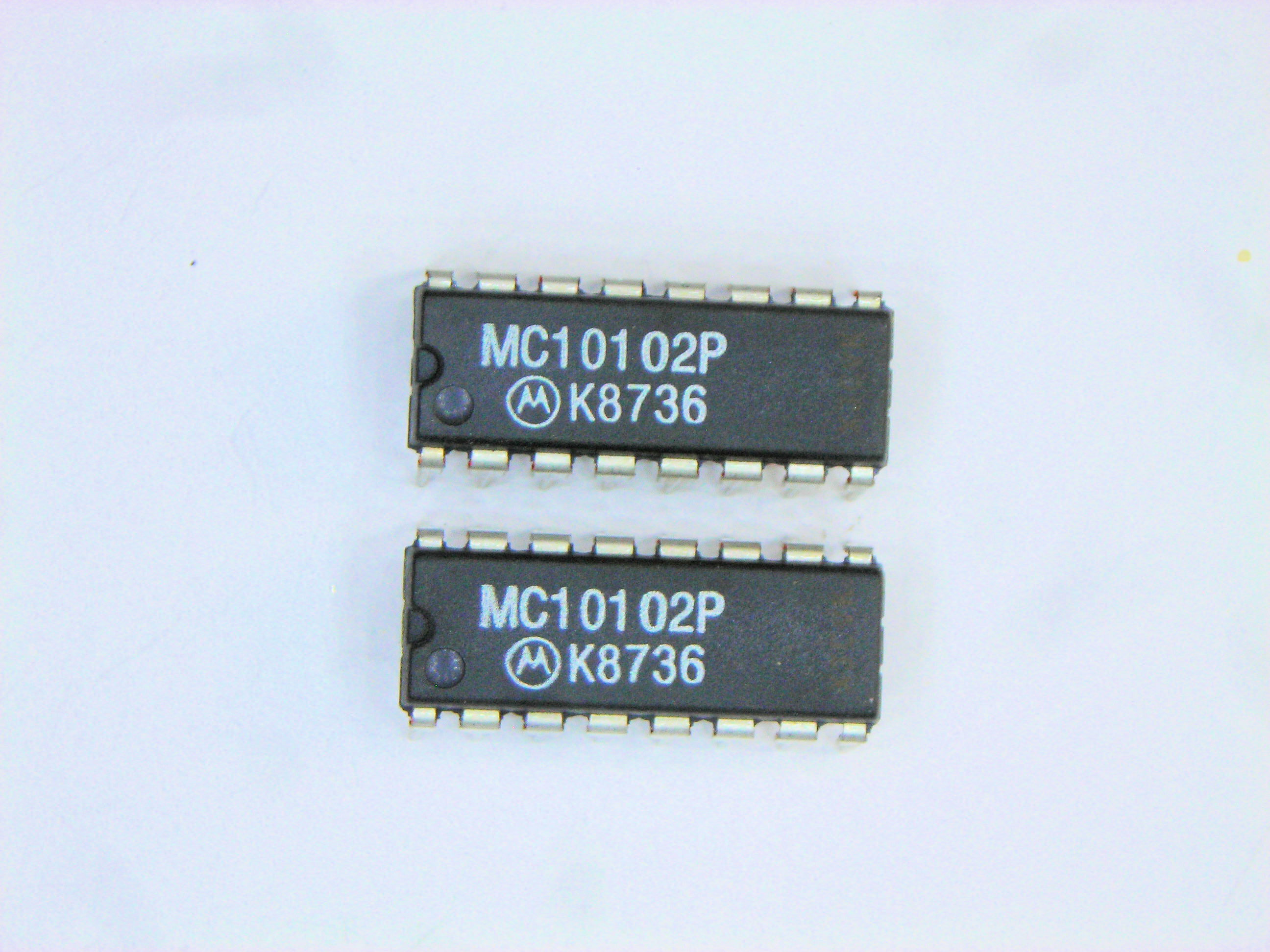 MC10102P   16P DIP